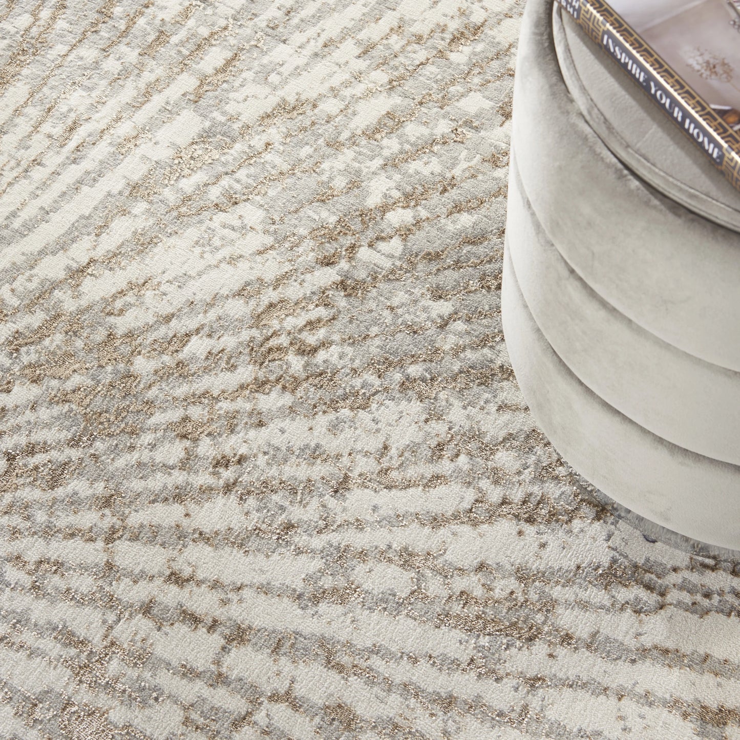 Inspire Me! Home Décor Metallic Abstract Grey Mocha 5'3" x 7'3" Area Rug, (5x7)