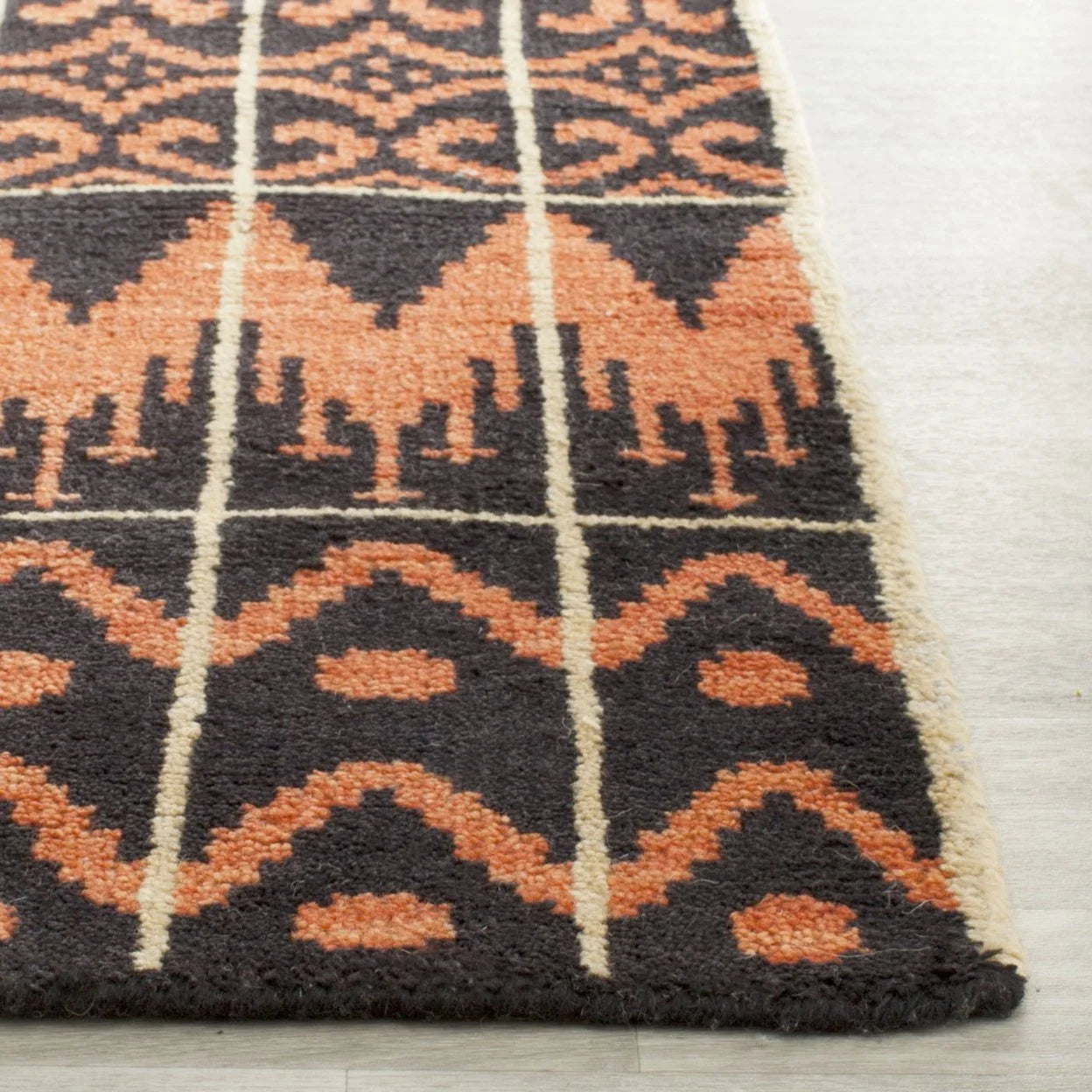 SAFAVIEH Kenya Kestrel Southwestern Wool Area Rug, Orange/Black, 8' x 10'