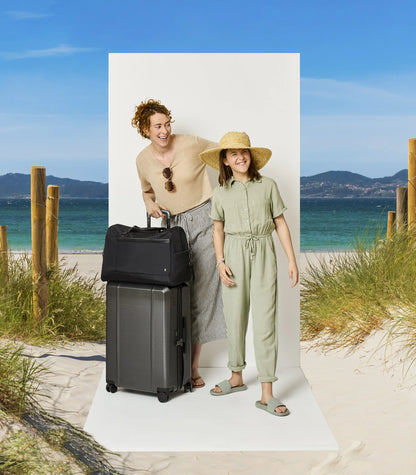 btL 20-inch Expandable Hardside Carry-on Upright Luggage, Black