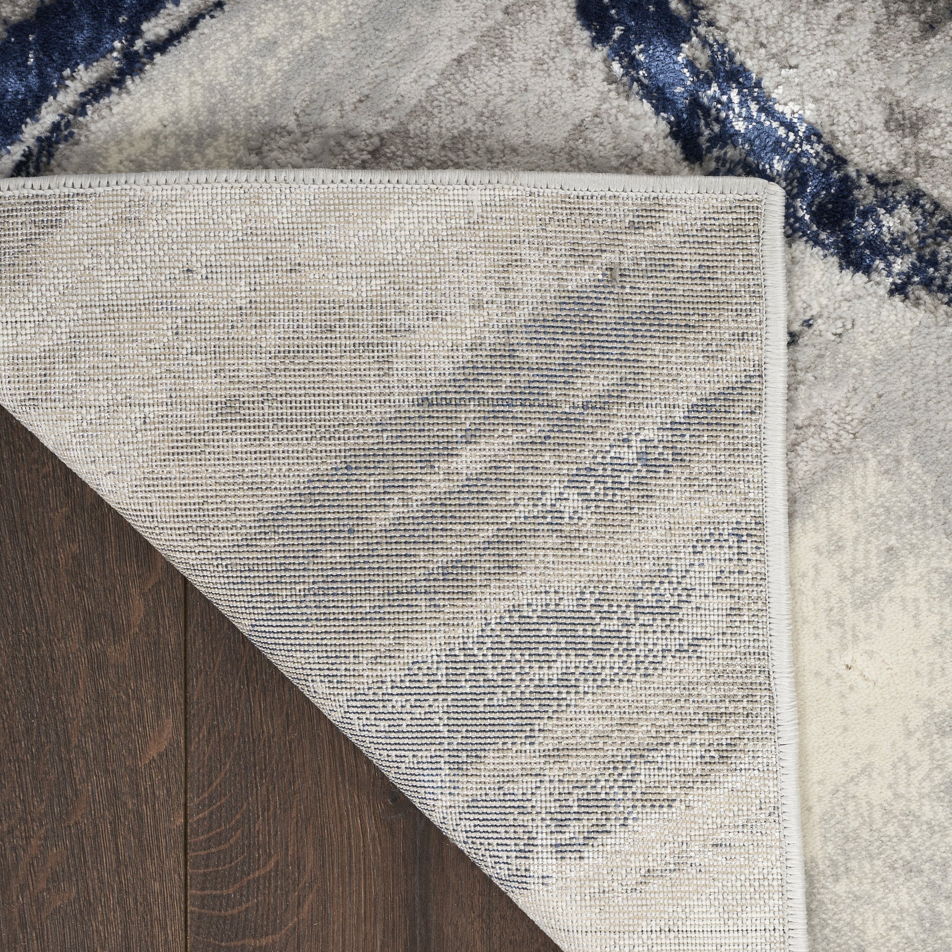 Inspire Me! Home Decor Brushstrokes Abstract Grey/Navy 5'3" x 7'3" Area Rug (5x7)