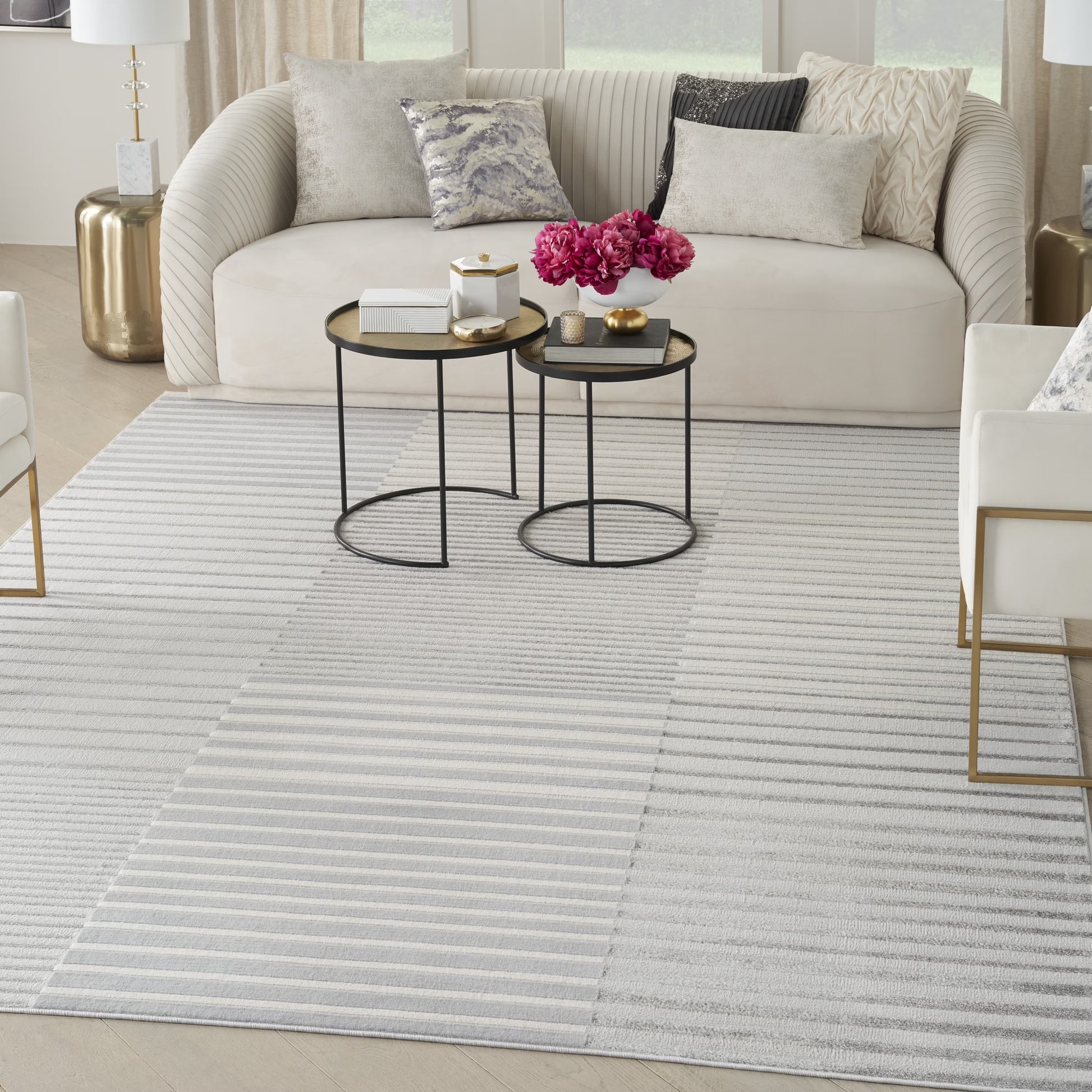 Inspire Me! Home Dcor Brushstrokes Striped Beige Silver 5'3" x 7'3" Area Rug (5x7)