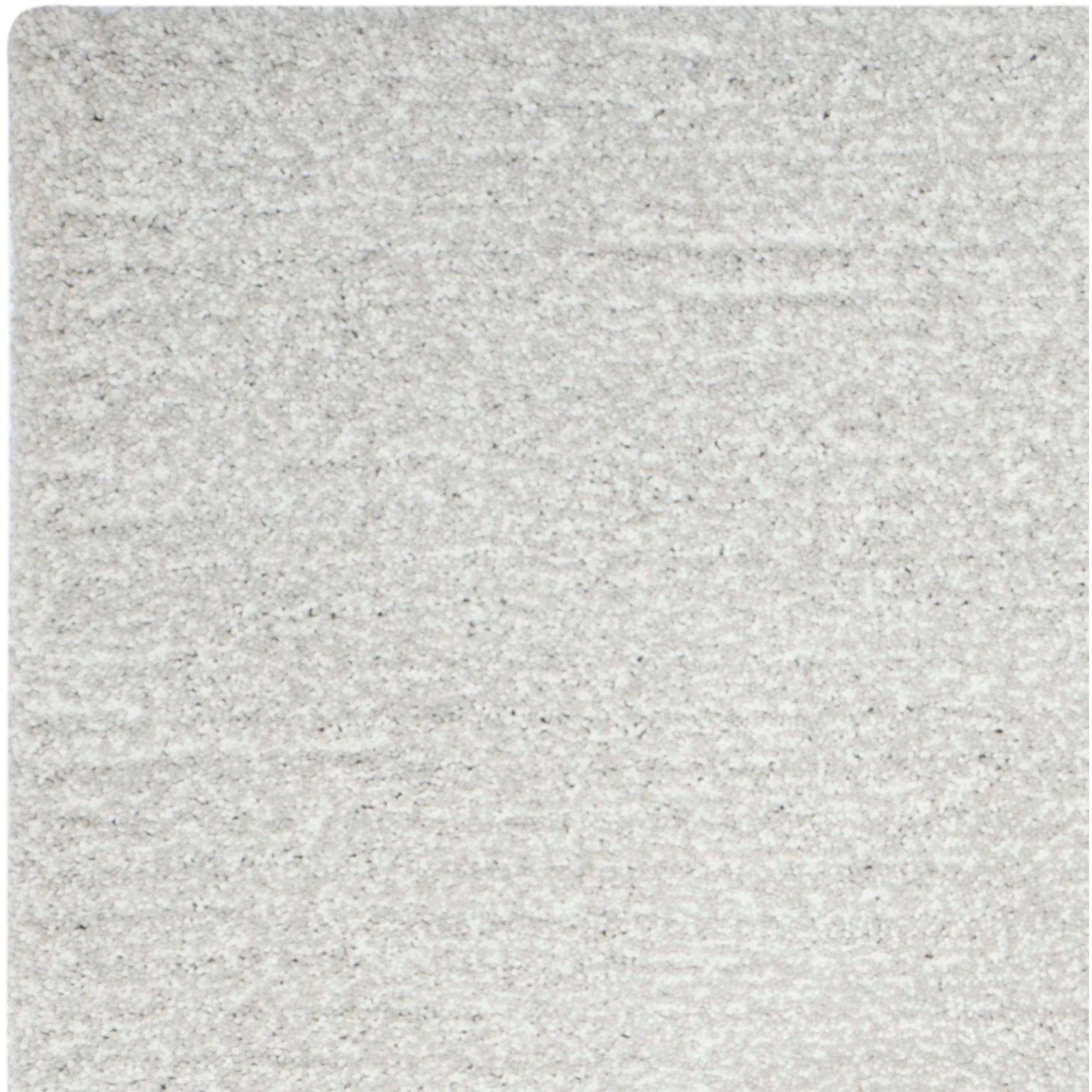 SAFAVIEH Ultimate Atanas Solid Plush Polyester Shag Area Rug, Silver, 4' x 6'
