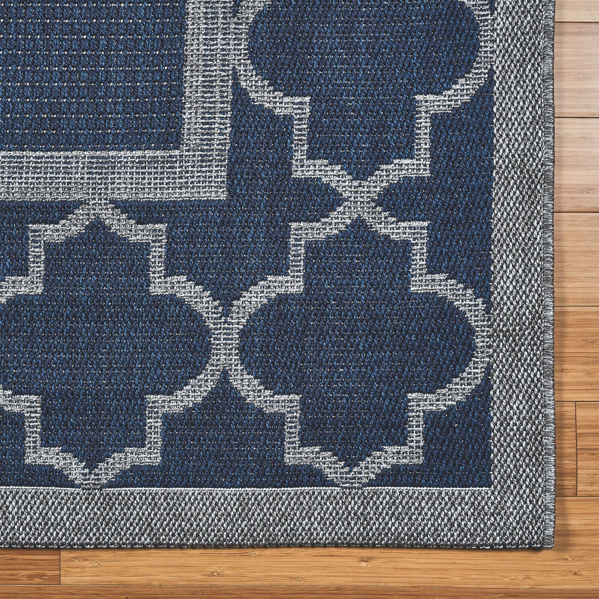Laguna Indoor/Outdoor Area Rug, Simeon Navy Gray, 6’6” x 9’6”