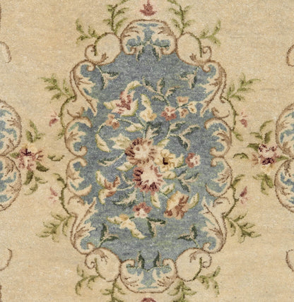 SAFAVIEH Bergama Drummond Oriental Wool Area Rug, Ivory/Light Blue, 6' x 6' Round