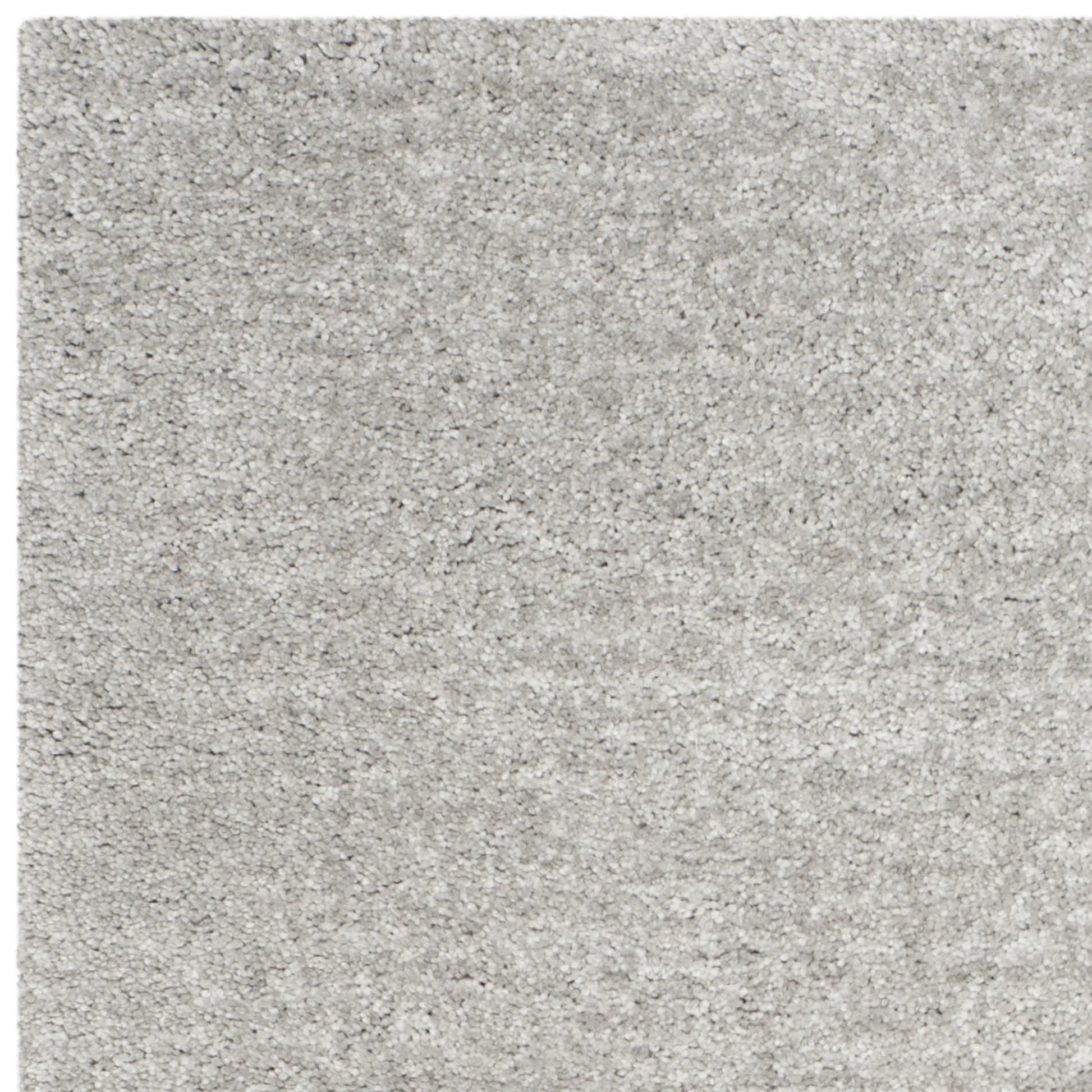 SAFAVIEH Ultimate Atanas Solid Plush Polyester Shag Area Rug, Silver, 4' x 6'