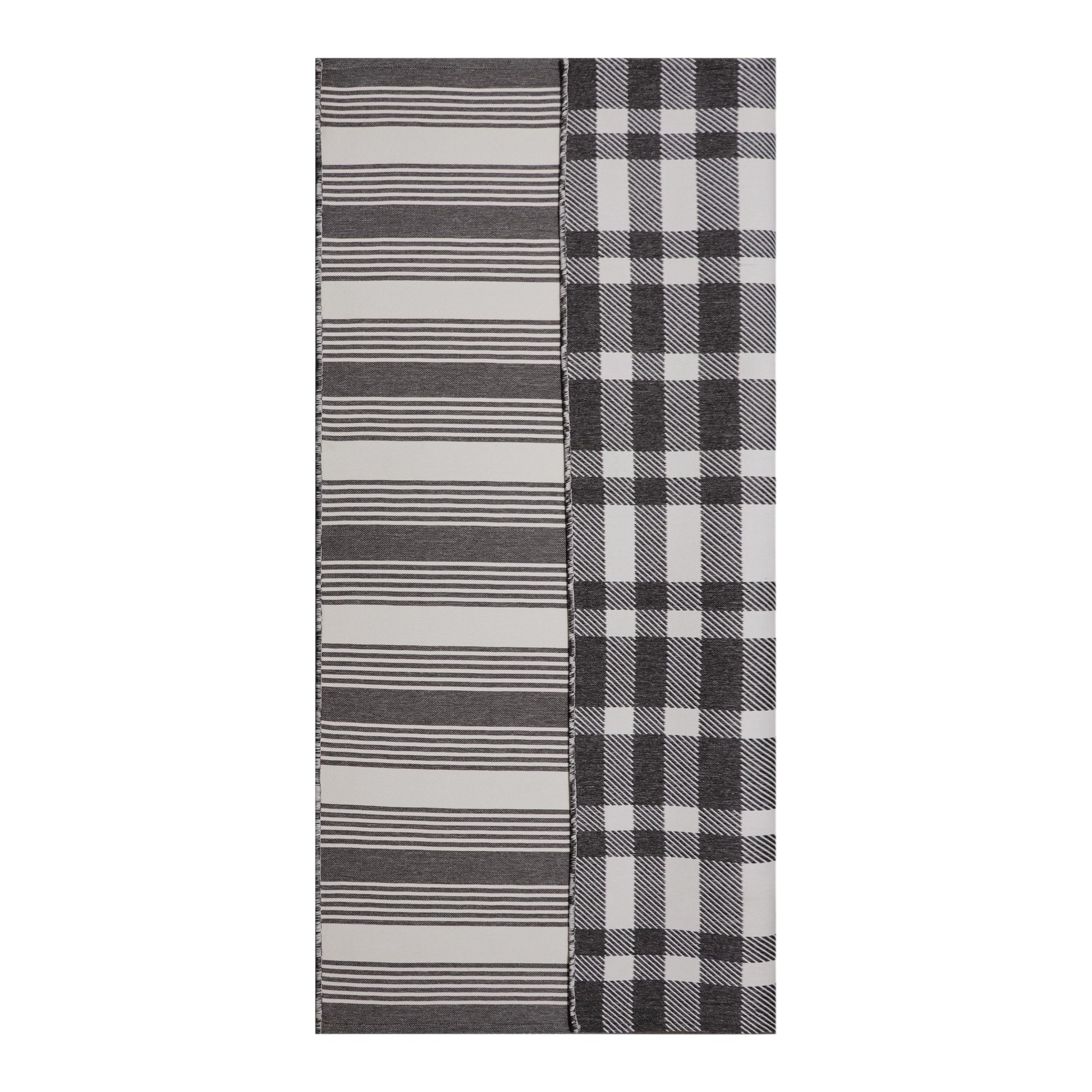 Better Homes & Gardens Buffalo Plaid Reversible Rug, Black/White, 7' x 10'