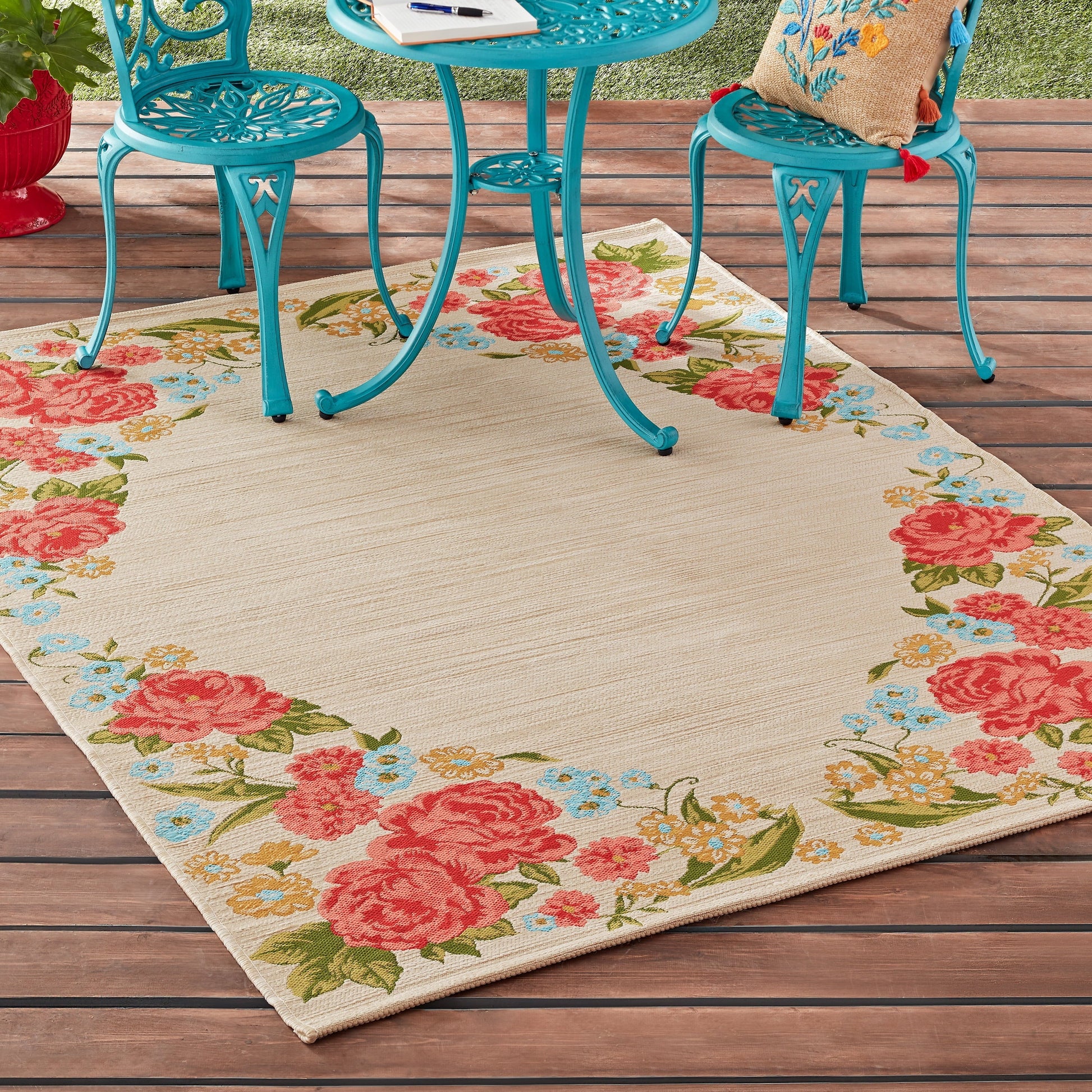 The Pioneer Woman 7' x 10' Sweet Rose Outdoor Rug