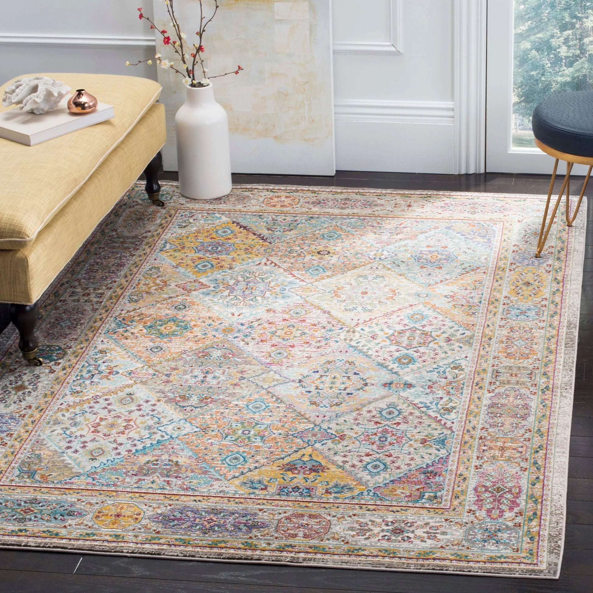 SAFAVIEH Aria Jarvis Traditional Area Rug, Cream/Multi, 5'1" x 7'6"
