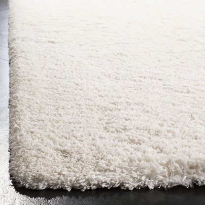 SAFAVIEH Royal Hartley Solid Plush Shag Area Rug, Silver, 6'7" x 6'7" Square
