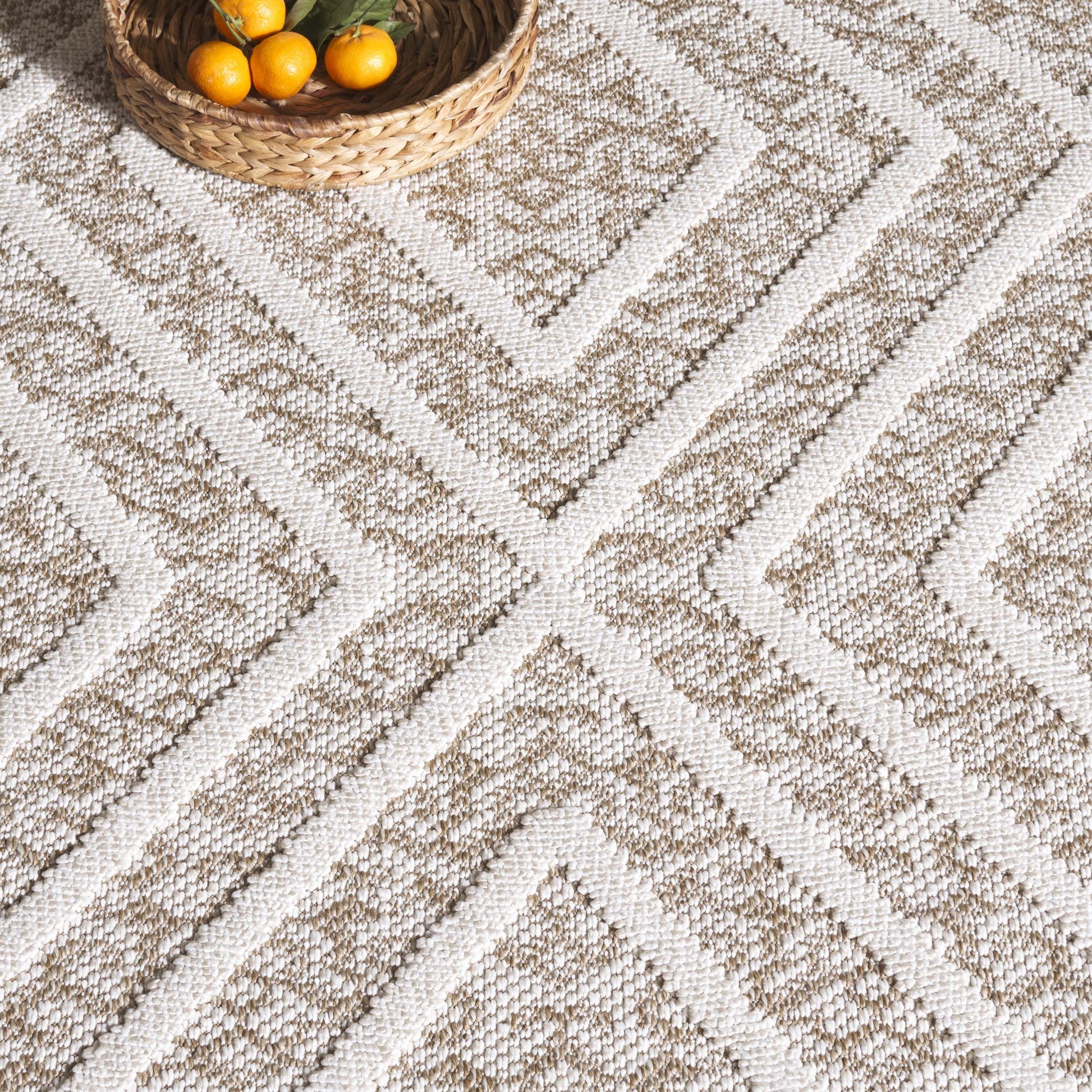 SAFAVIEH Martha Stewart Global Diamond Indoor/Outdoor Area Rug, Light Beige/Brown, 8' x 10'