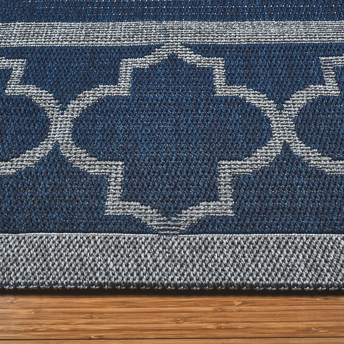 Laguna Indoor/Outdoor Area Rug, Simeon Navy Gray, 5’3 x 7’