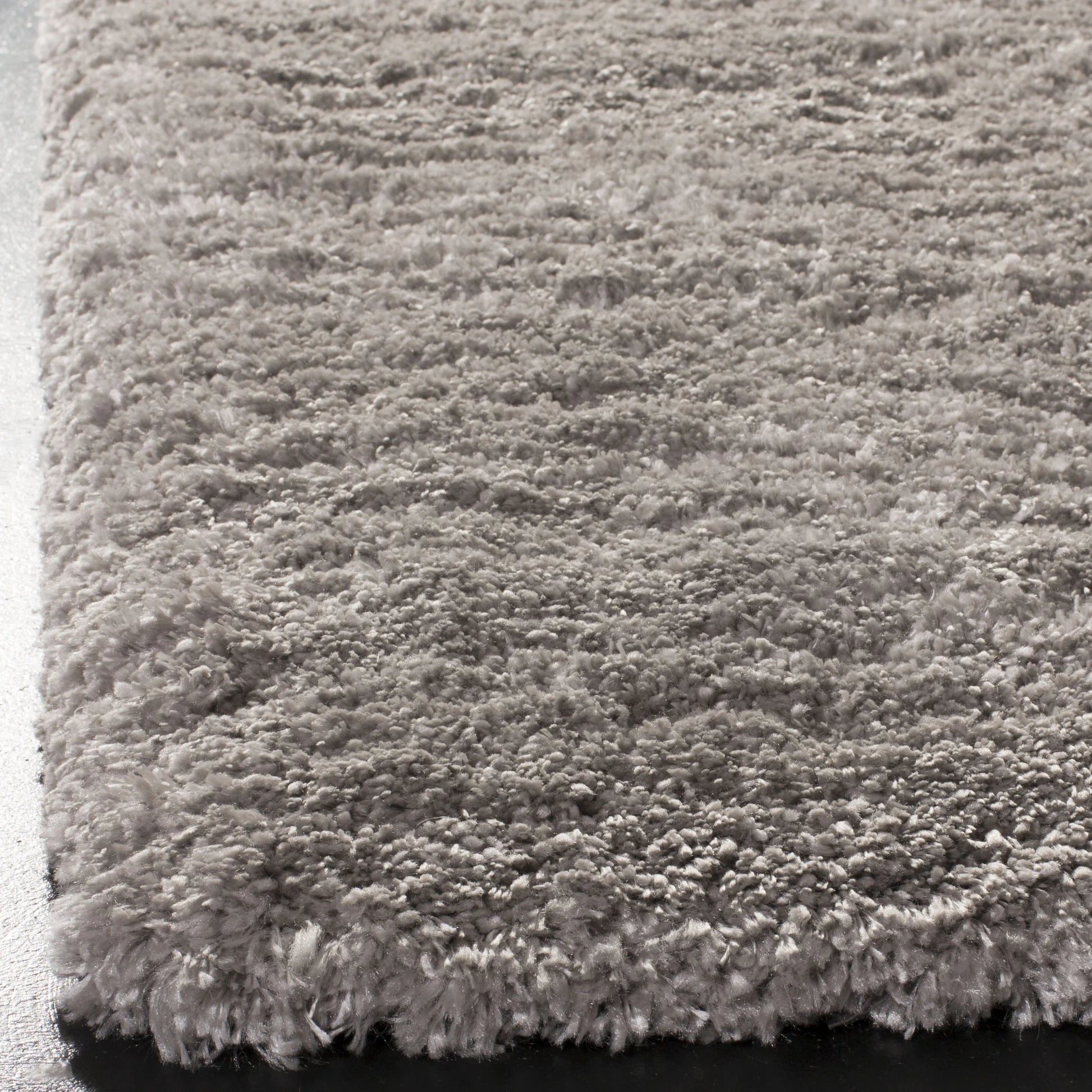SAFAVIEH Royal Hartley Solid Plush Shag Area Rug, Silver, 6'7" x 6'7" Square