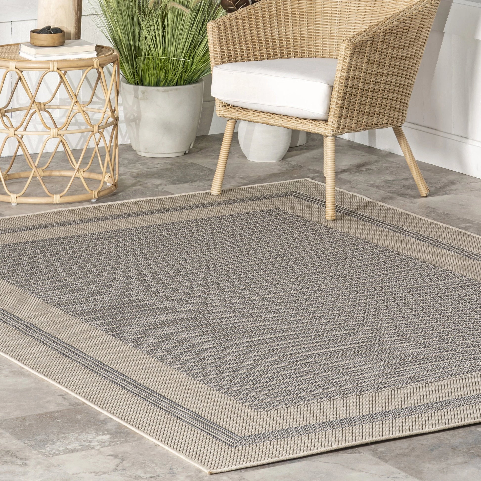 nuLOOM Antonella Bordered Solid Indoor/Outdoor Area Rug, 8' x 10', Beige