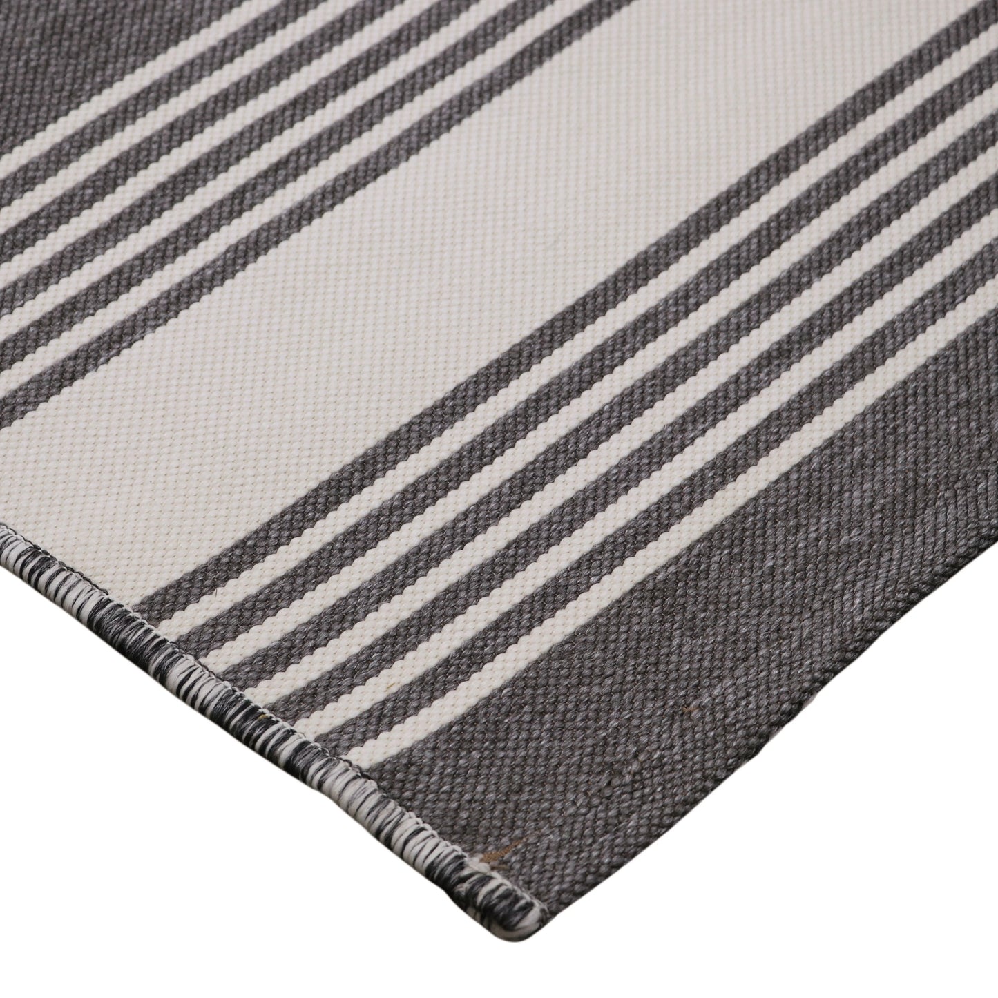 Better Homes & Gardens Buffalo Plaid Reversible Rug, Black/White, 7' x 10'