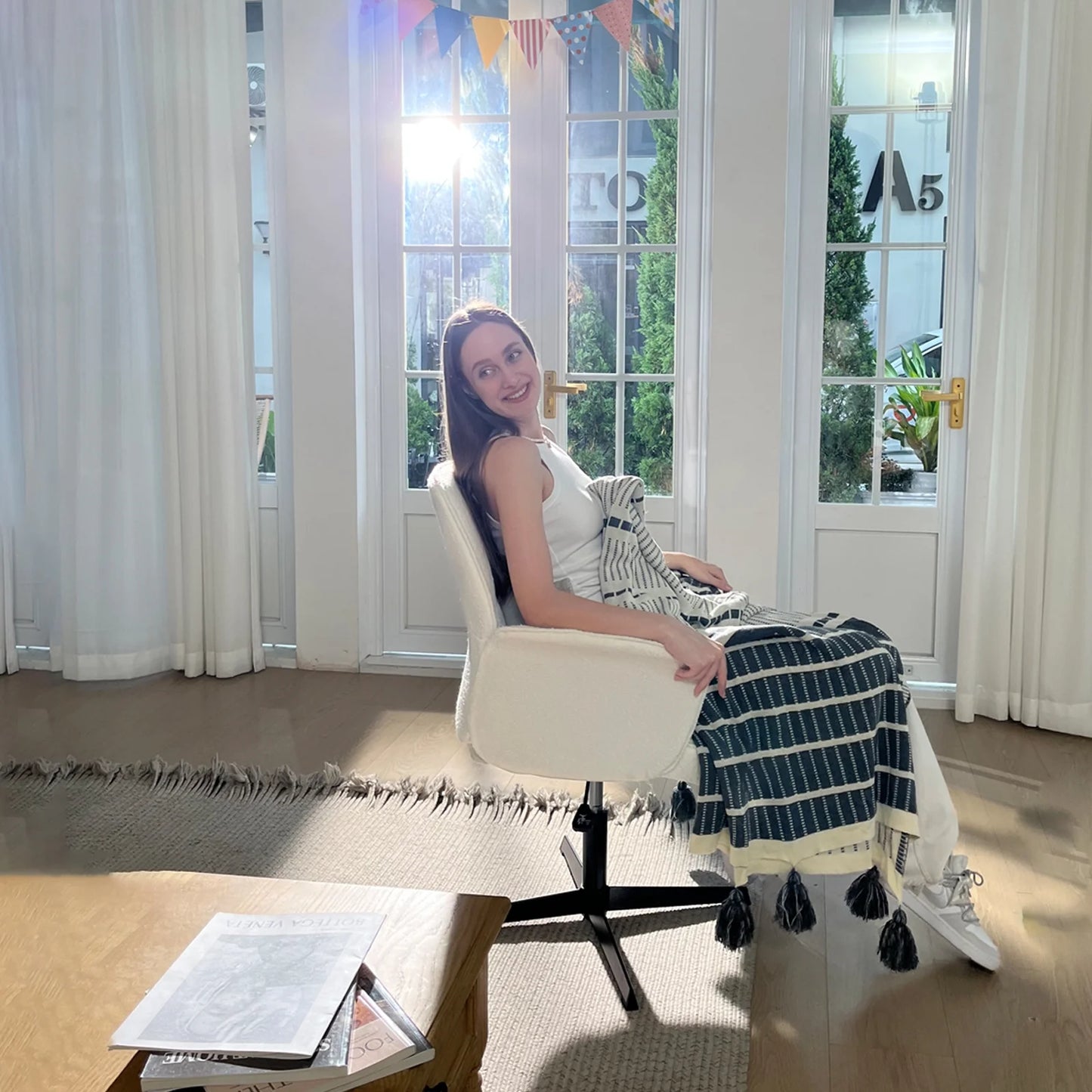Homy Casa Home Office Desk Chair, Cute Vanity/Makeup Criss-Cross Chair, Upholstered Adjustable Swivel Armchair for Women/Girls