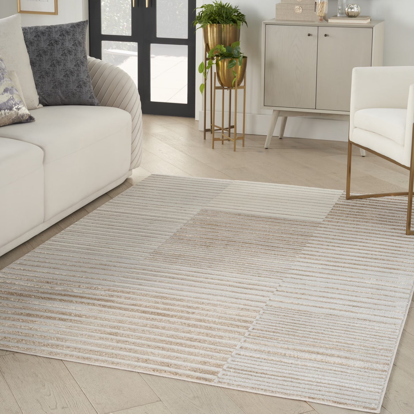 Inspire Me! Home Dcor Brushstrokes Striped Beige Silver 5'3" x 7'3" Area Rug (5x7)