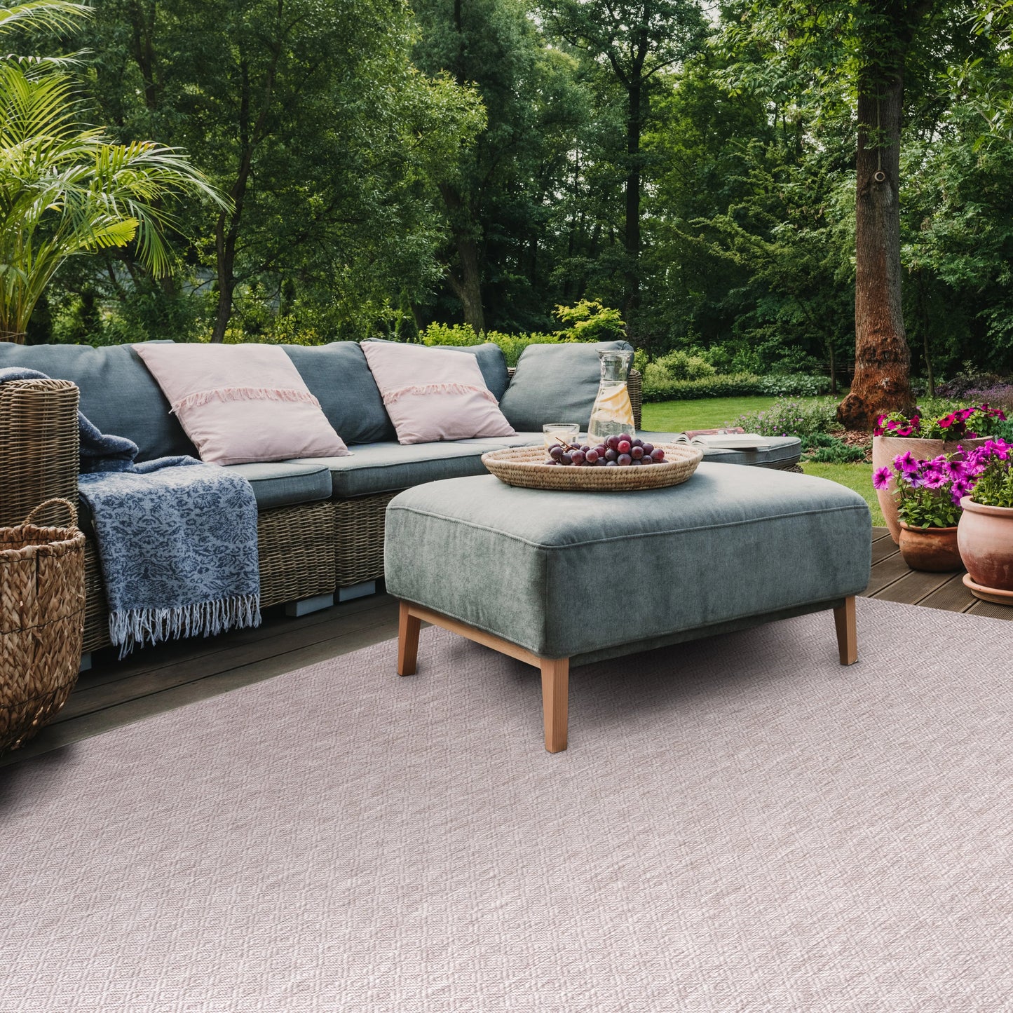 SAFAVIEH Courtyard Mitre Geometric Indoor/Outdoor Area Rug, Beige/Beige, 9' x 9' Square
