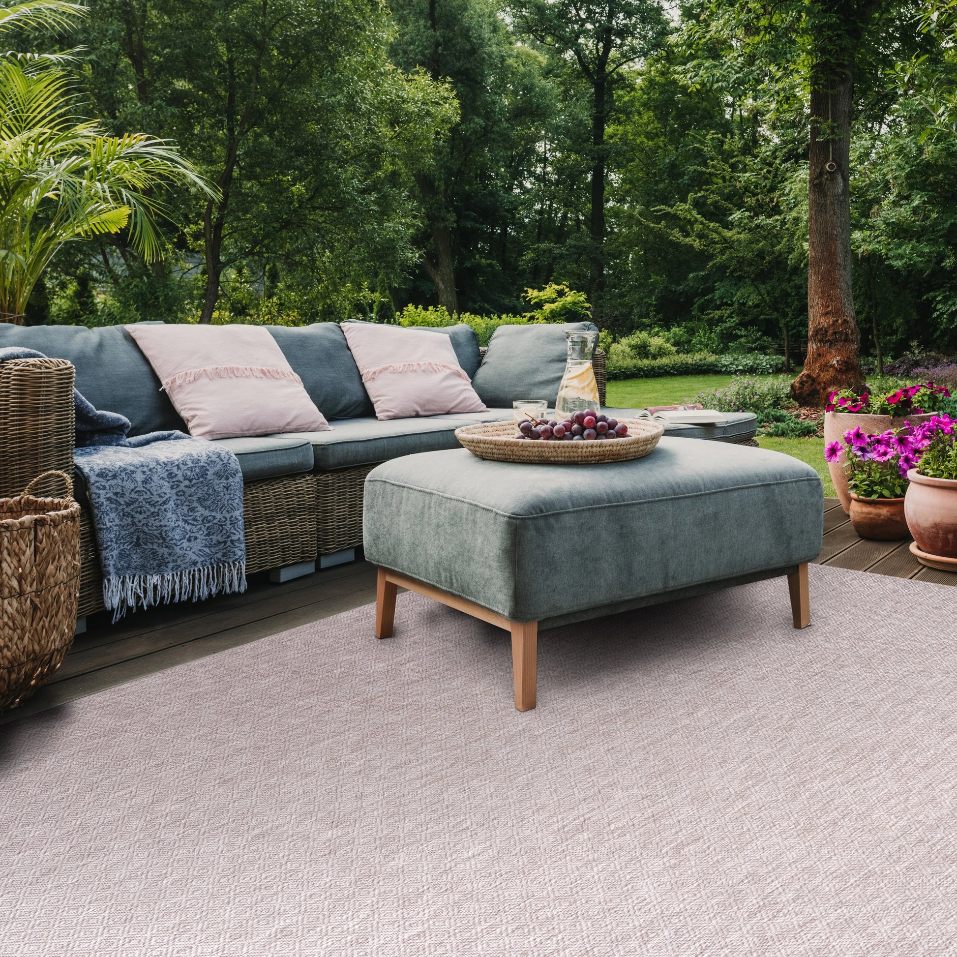 SAFAVIEH Courtyard Mitre Geometric Indoor/Outdoor Area Rug, Beige/Beige, 9' x 9' Square