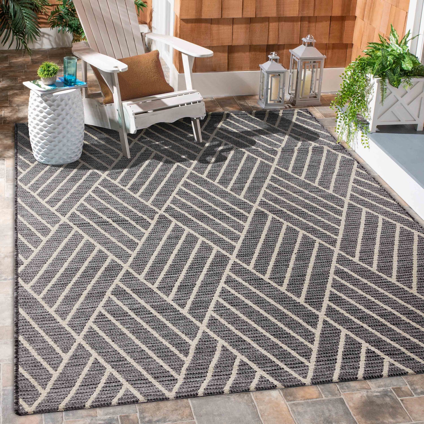 Better Homes & Gardens, Diamond Outdoor Rug - 7"x 10" - Charcoal