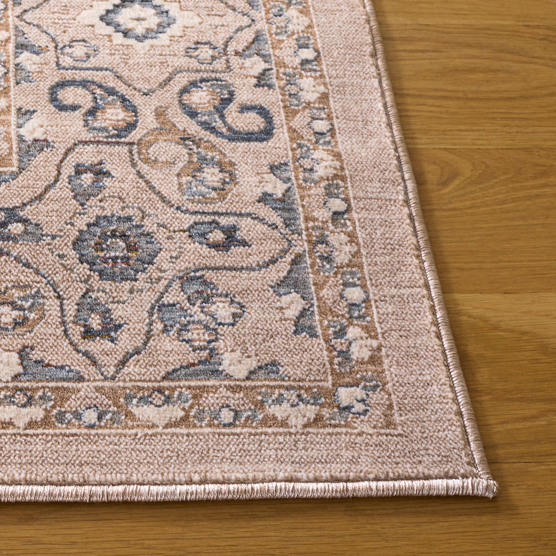 Safavieh Sutton Area Rug, Beige Navy, 6’ x 9’