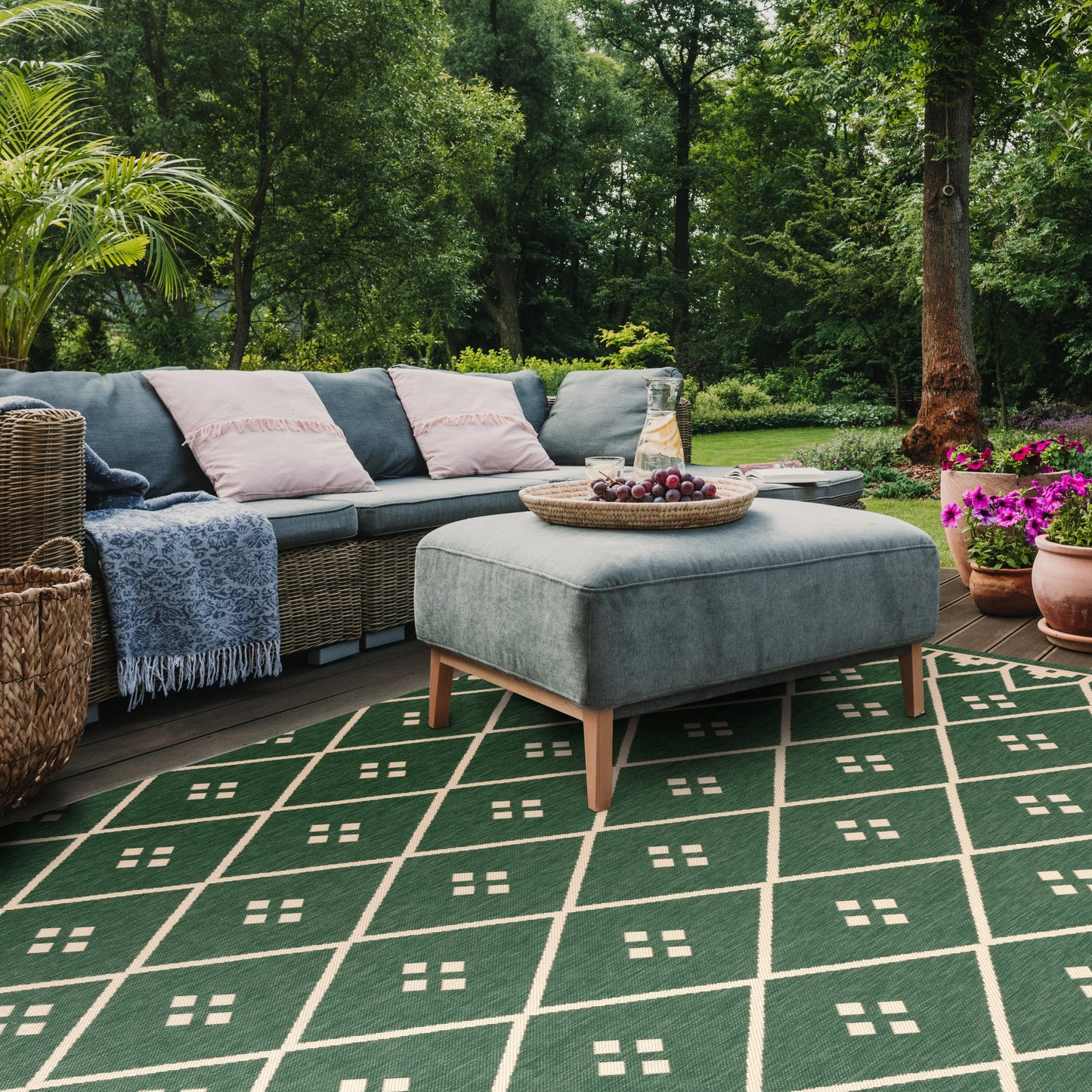 SAFAVIEH Courtyard Cori Bordered Indoor/Outdoor Area Rug, Dark Green/Beige, 9' x 12'