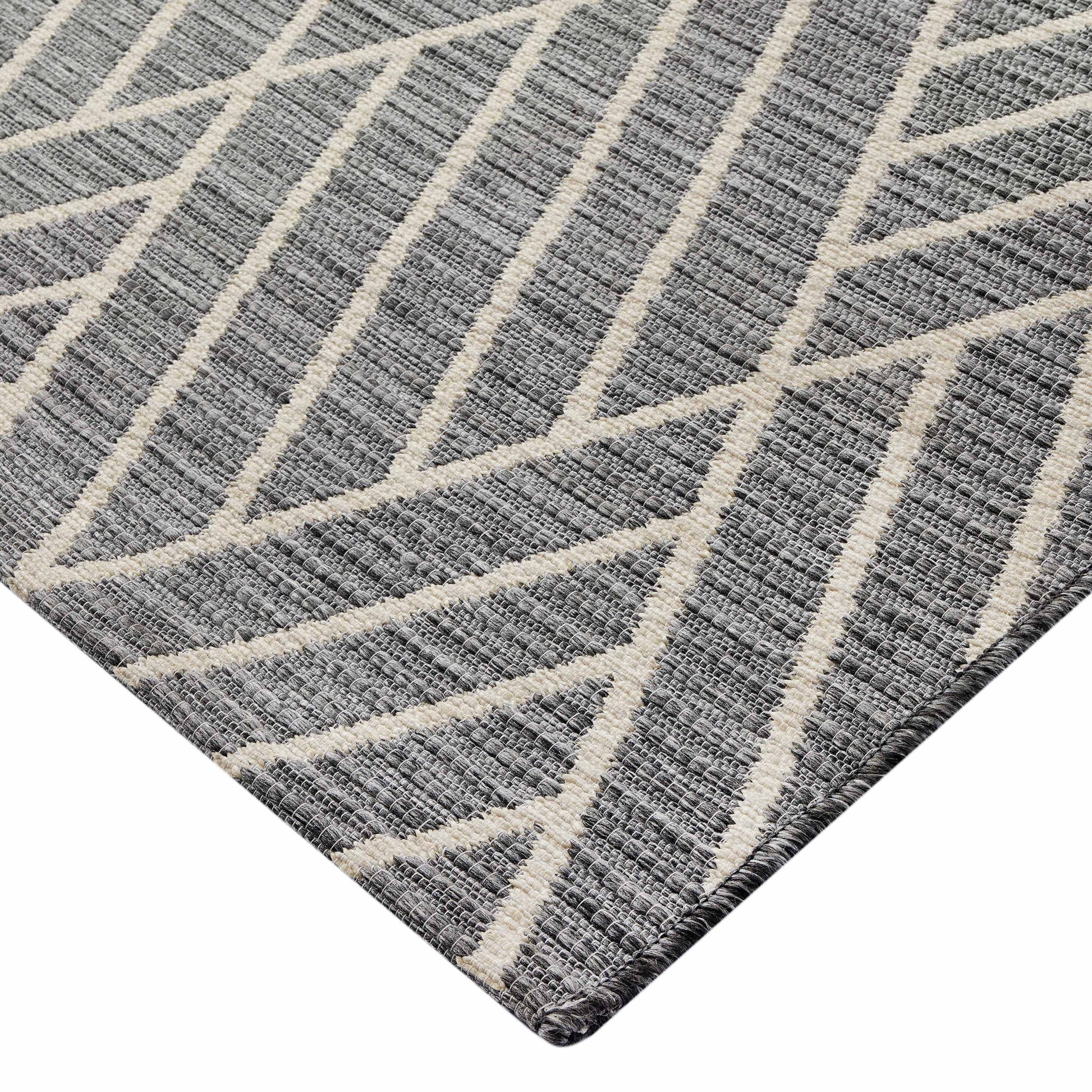 Better Homes & Gardens, Diamond Outdoor Rug - 7"x 10" - Charcoal