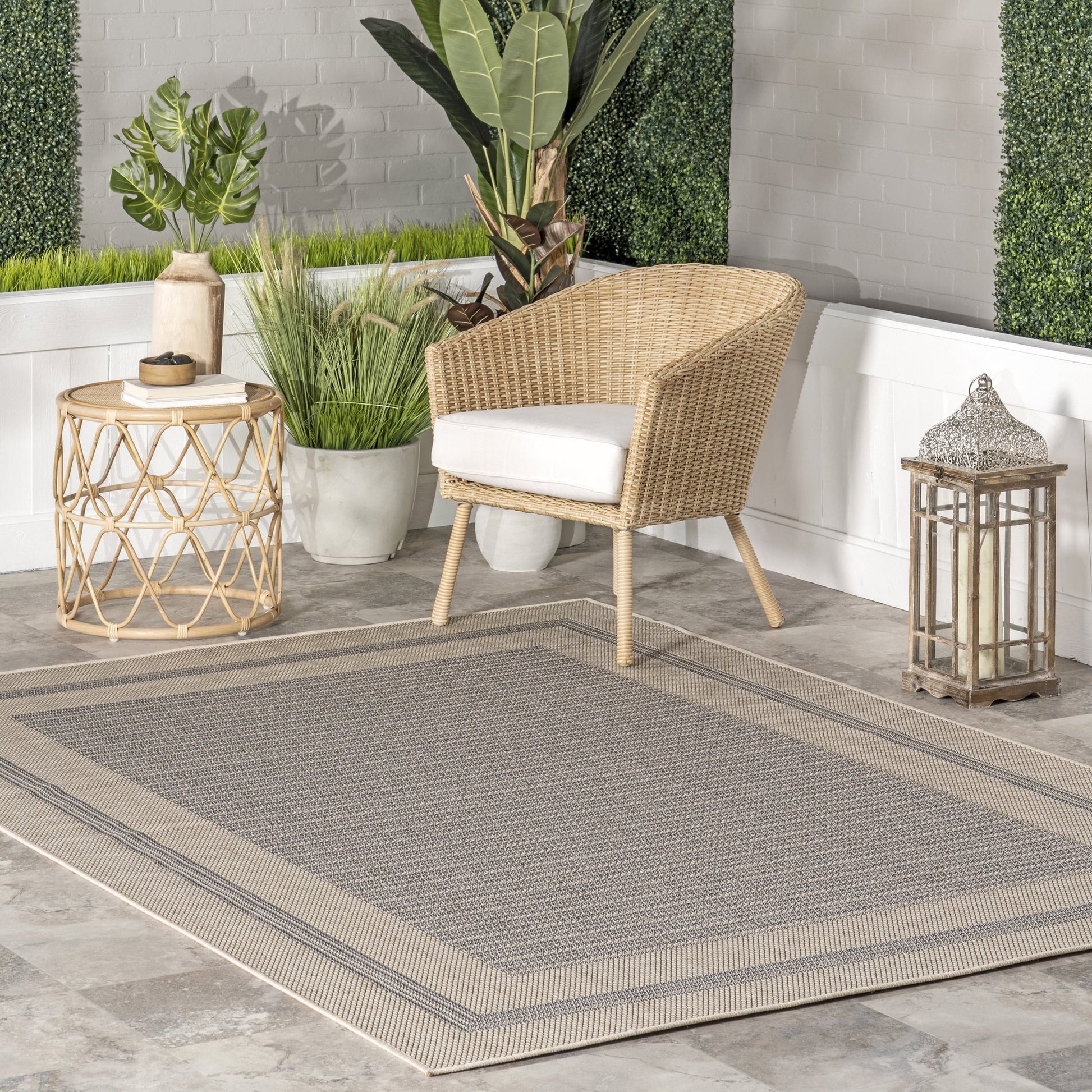 nuLOOM Antonella Bordered Solid Indoor/Outdoor Area Rug, 8' x 10', Beige