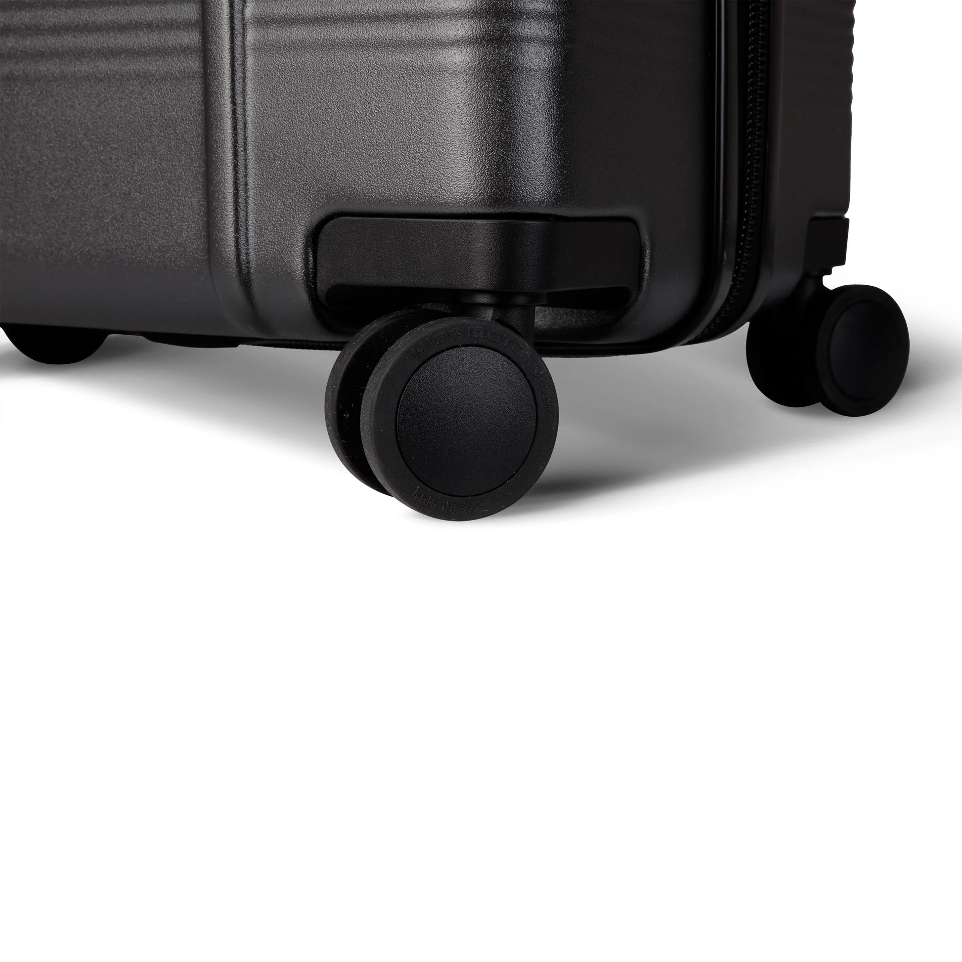 btL 20-inch Expandable Hardside Carry-on Upright Luggage, Black