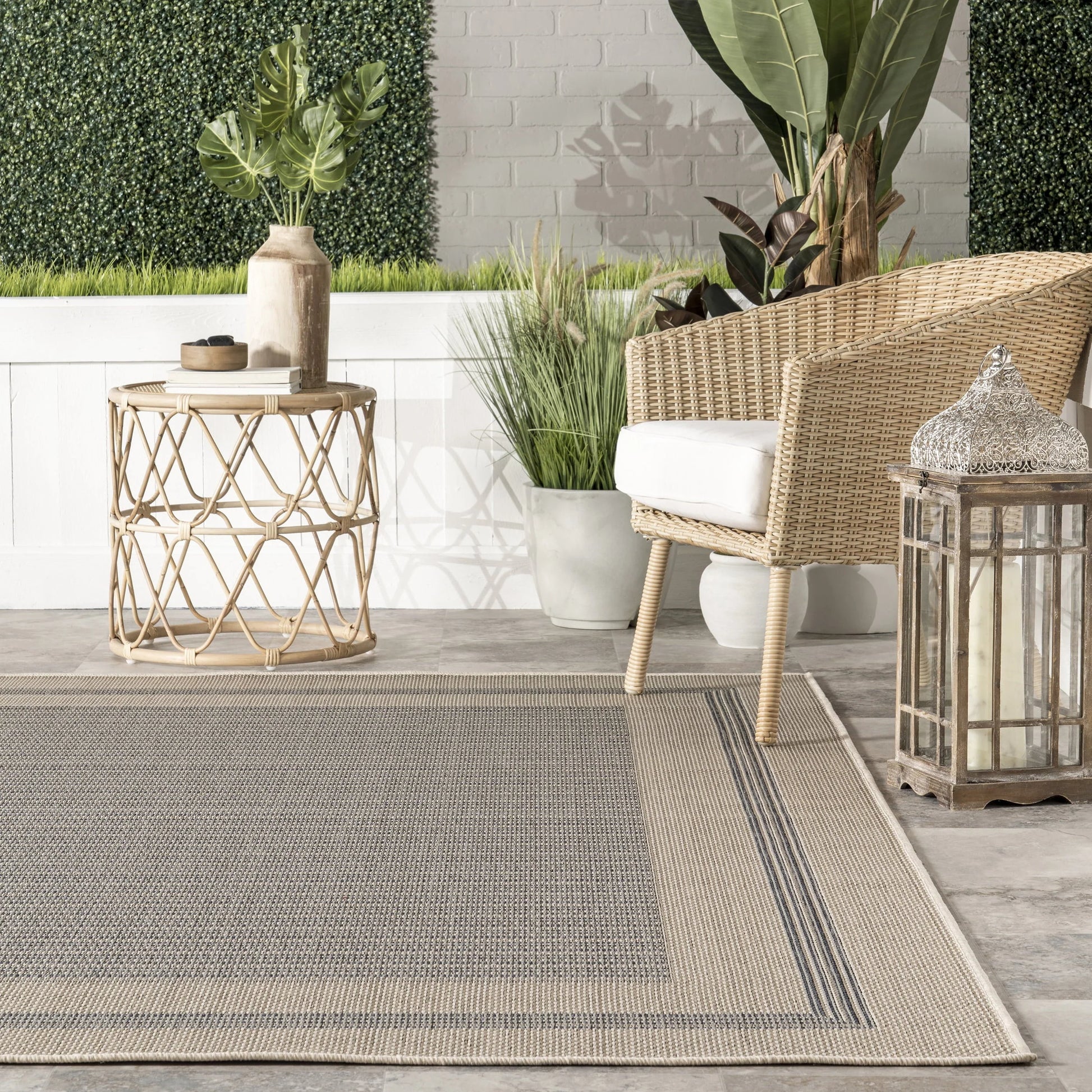 nuLOOM Antonella Bordered Solid Indoor/Outdoor Area Rug, 8' x 10', Beige