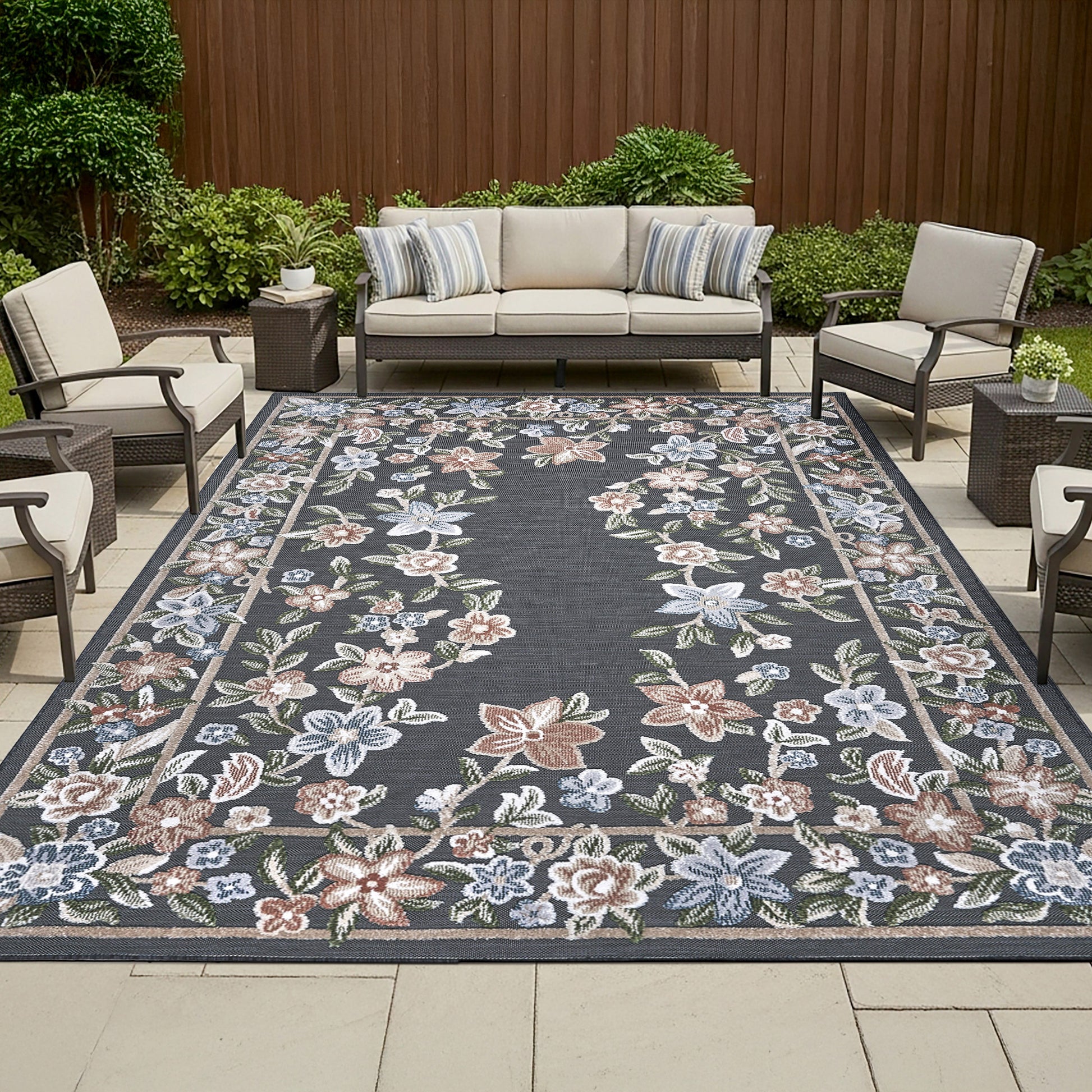 Laguna Indoor/Outdoor Area Rug, Beta Black, 8'8' x 13'