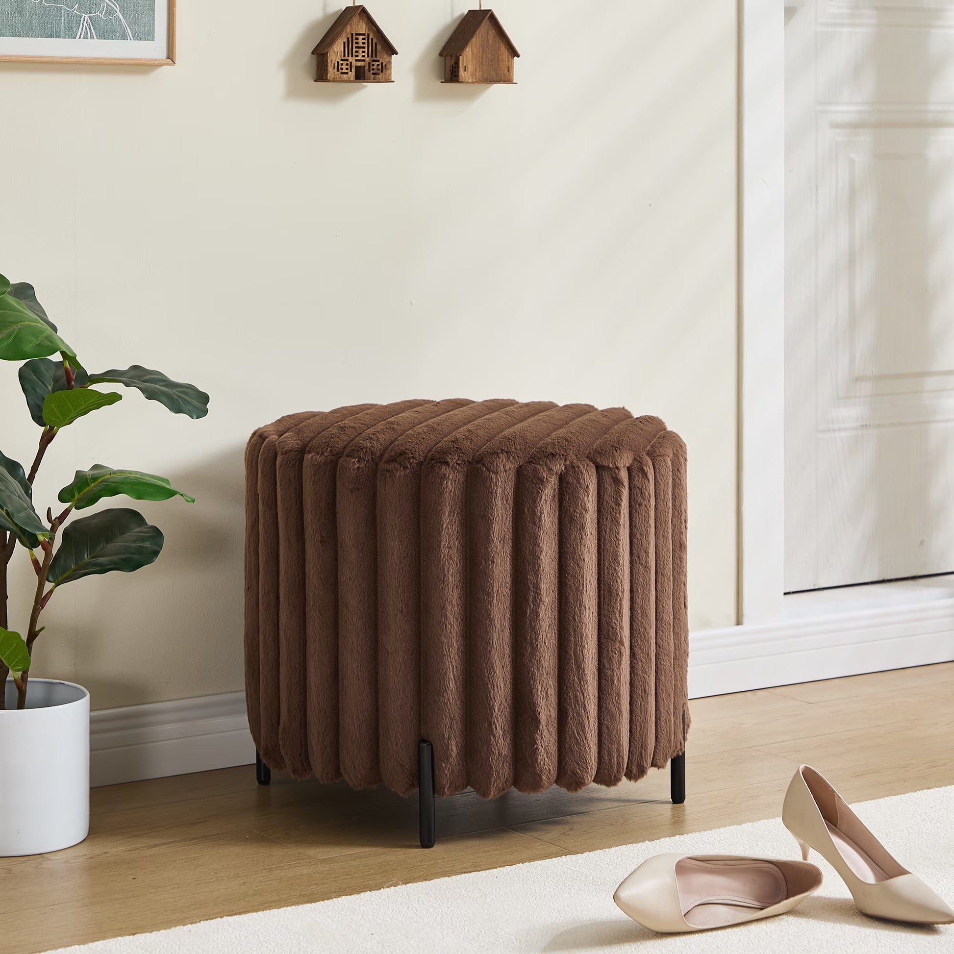 Shihatsusr 22.05" Wide Upholstered Round Pouf Ottoman Foot Rest with Black Metal Legs,Faux Fur Footstool for Living Room Bedroom Entryway,Black