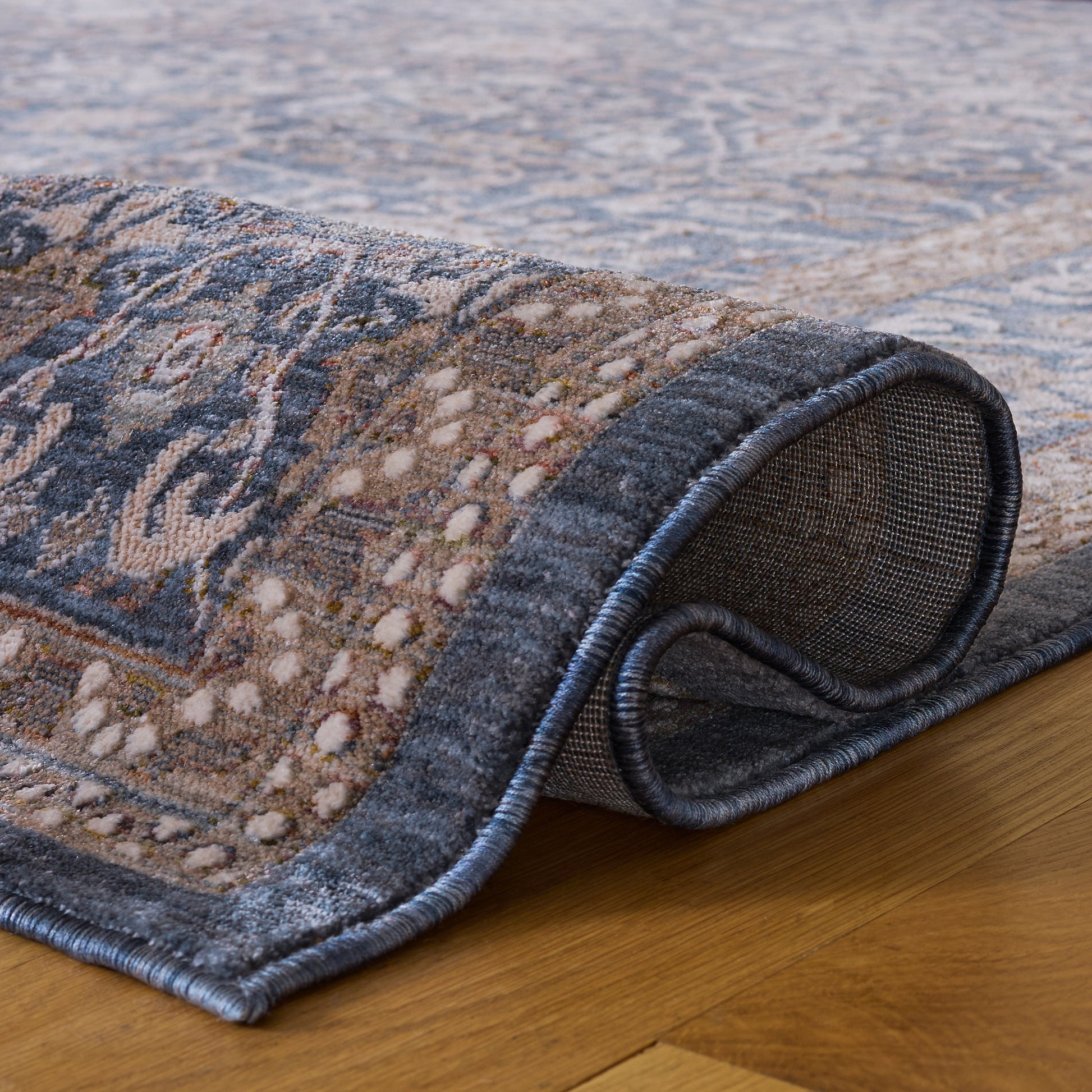 Safavieh Sutton Area Rug, Navy Beige, 8’ x 10’