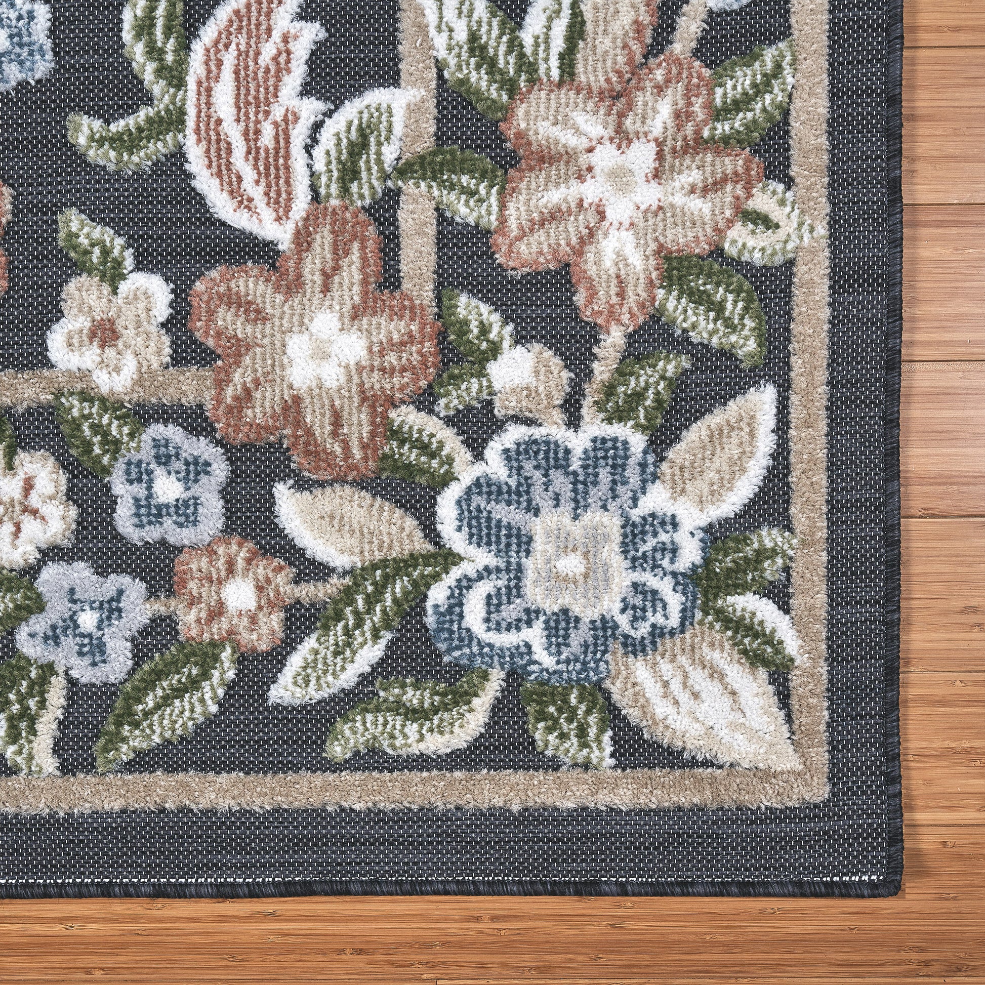 Laguna Indoor/Outdoor Area Rug, Beta Black, 6'6' x 9’6'