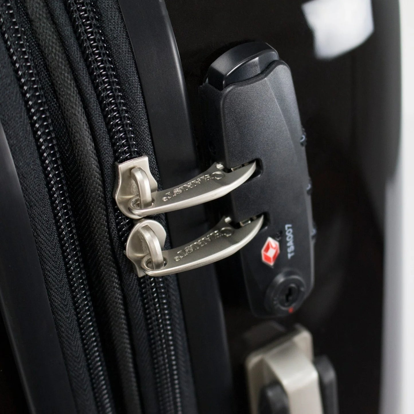 Chariot Stallion 3-Piece Hardside Expandable Spinner Luggage Set