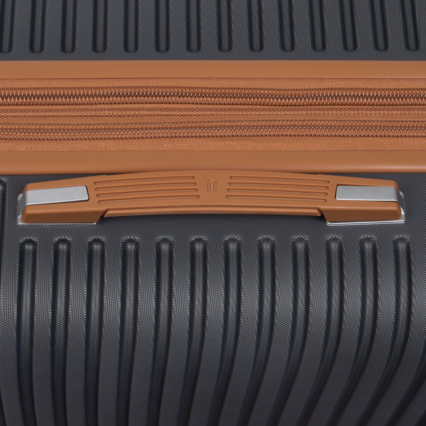 it luggage Replicating 21.5" Hardside Expandable Carry-on Spinner Luggage, Gray