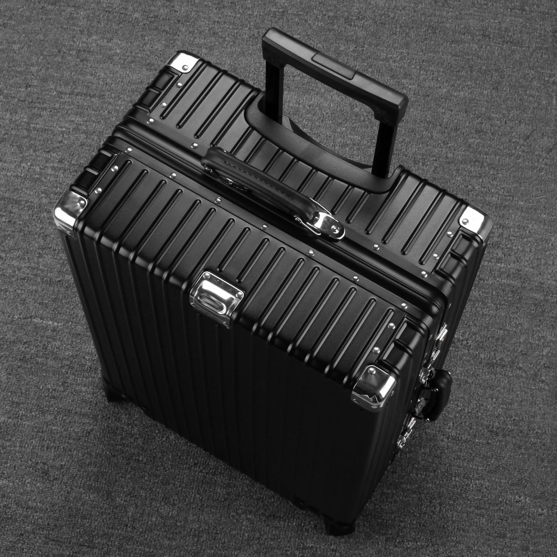 All Aluminum Magnesium Carry on Luggage Airline Approved, Hardside Carry on Suitcase with TSA Lock, Zipperless Luggage Checked Luggage Metal Rolling Luggage for Travel, Business