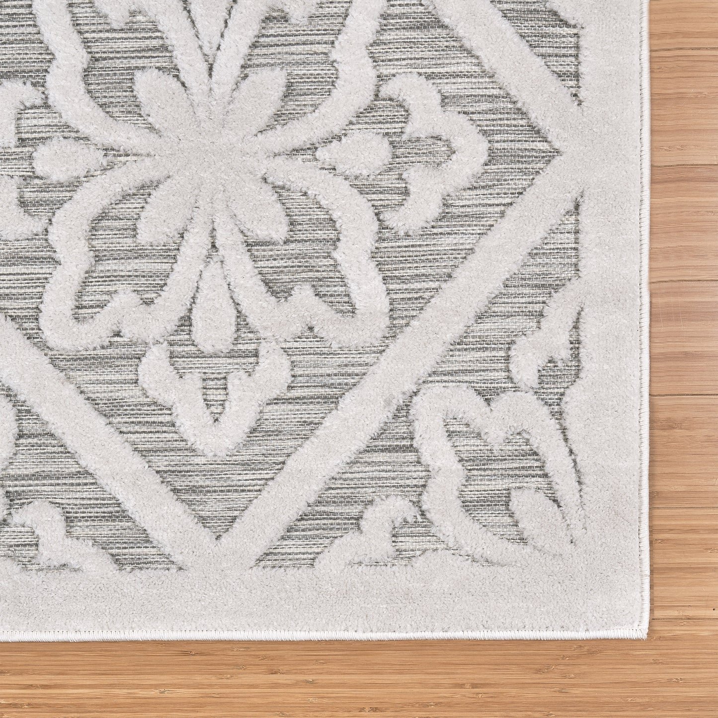 Laguna Indoor/Outdoor Area Rug, Bennet Gray Ivory, 6’6”x9’6”