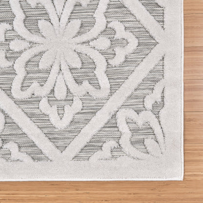 Laguna Indoor/Outdoor Area Rug, Bennet Gray Ivory, 6’6”x9’6”