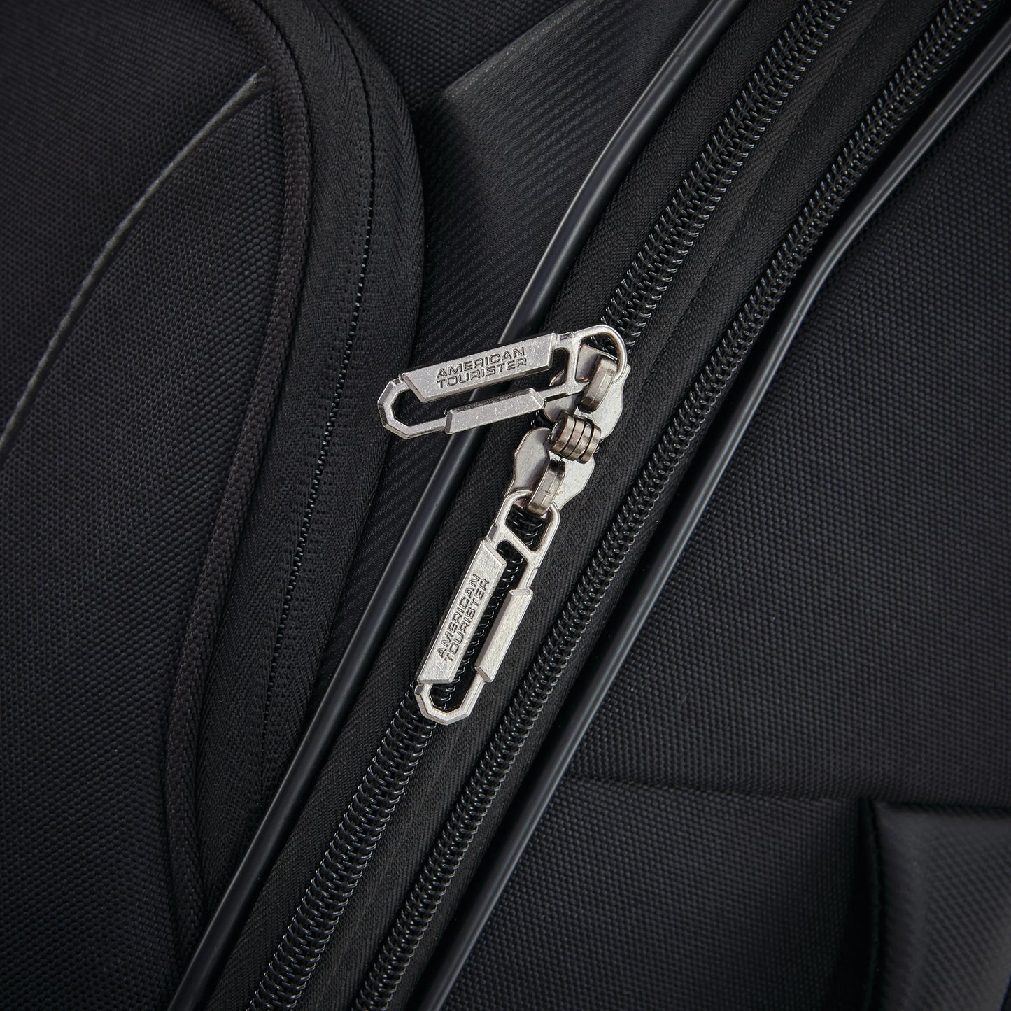 American Tourister 4 KIX 2.0 20" Carry-on Spinner Luggage