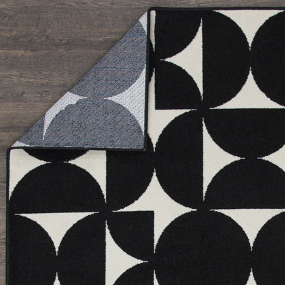 Loomaknoti Terrace Tropic Sevella 5' x 7' Geometric Indoor/Outdoor Area Rug , Black/White