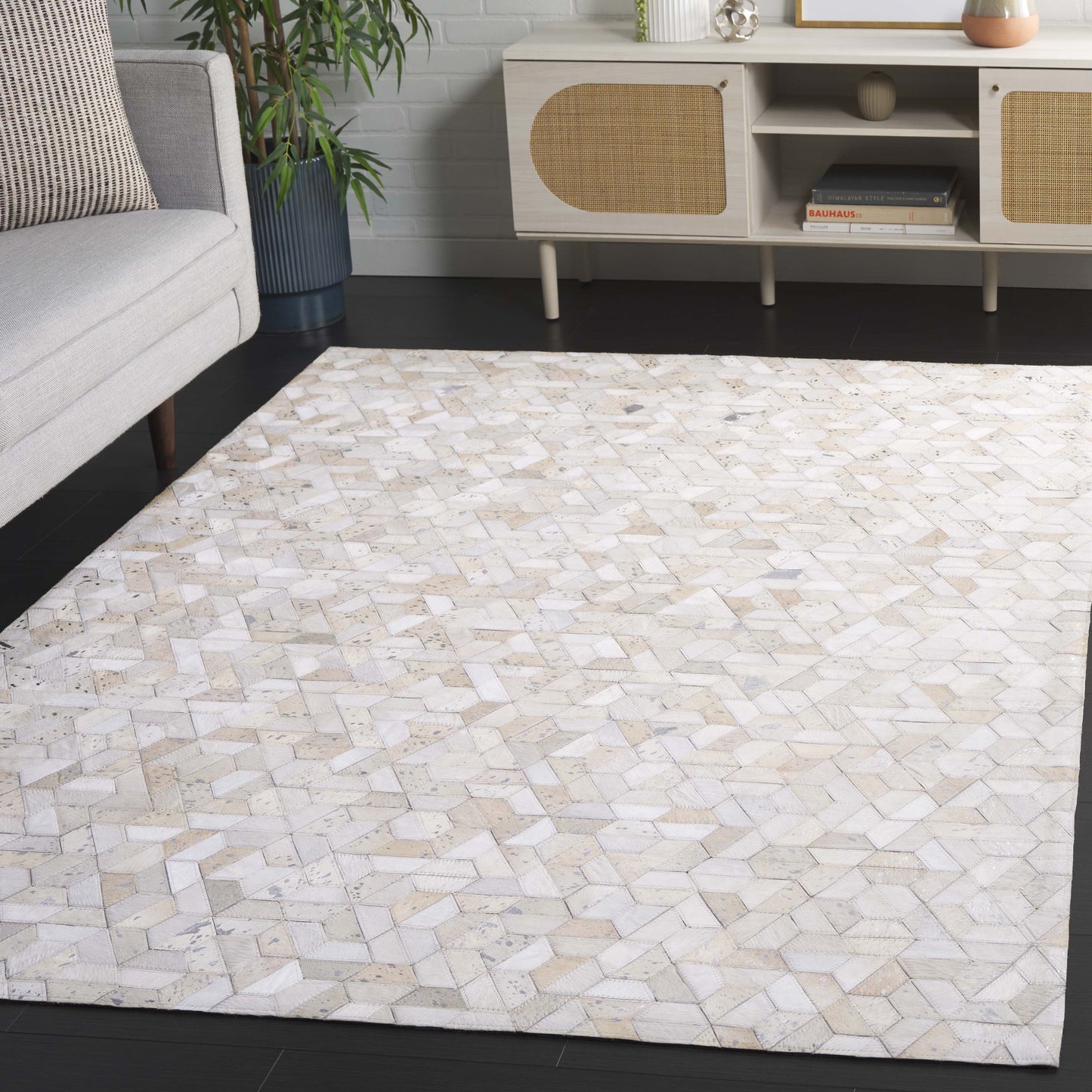 SAFAVIEH Studio Leather June Geometric Area Rug, Ivory/Silver, 8' x 10'