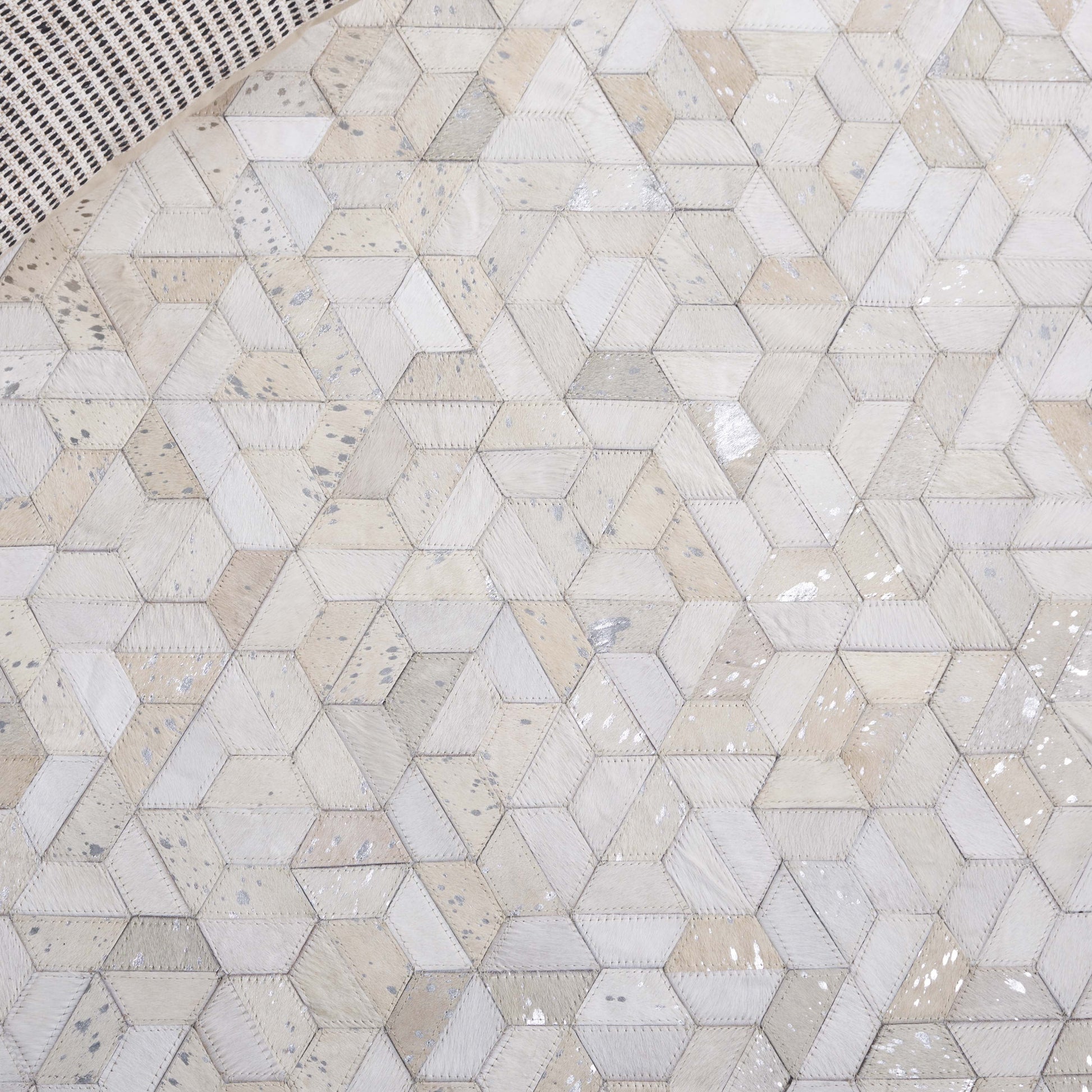 SAFAVIEH Studio Leather June Geometric Area Rug, Ivory/Silver, 8' x 10'