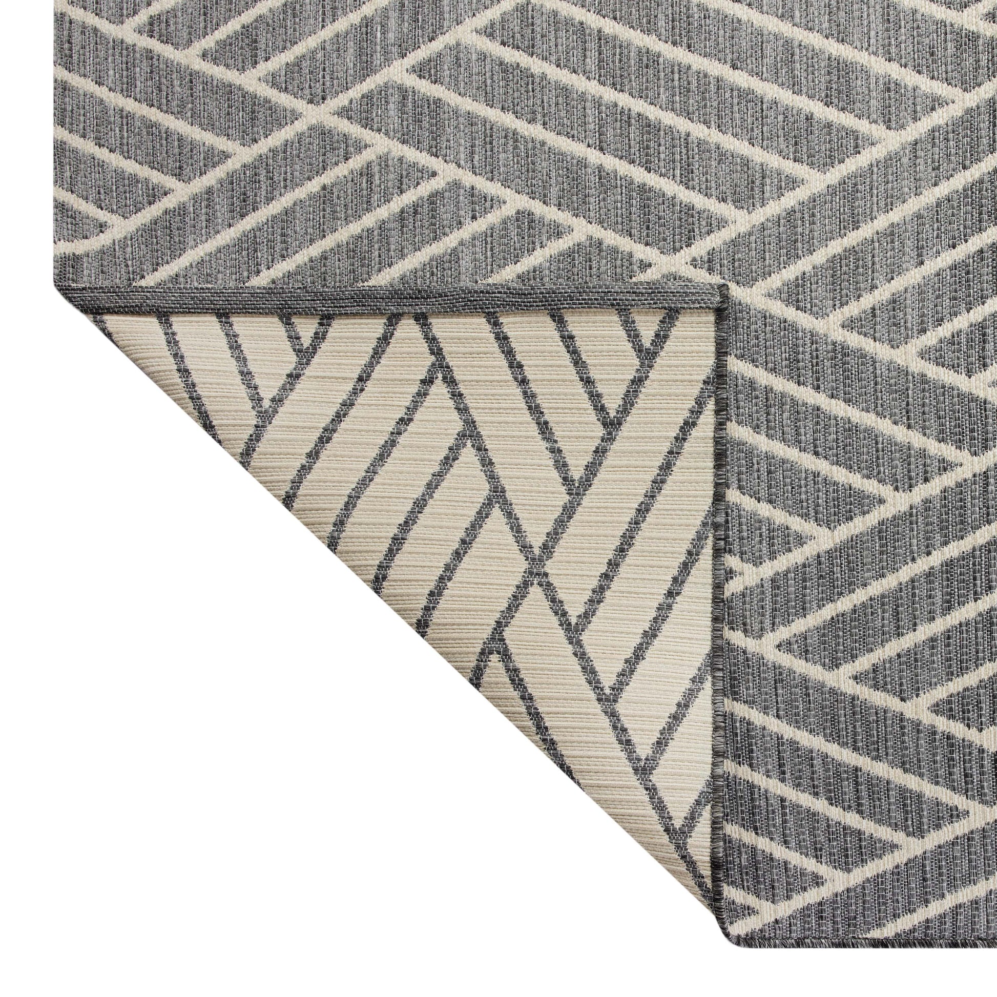 Better Homes & Gardens, Diamond Outdoor Rug - 7"x 10" - Charcoal
