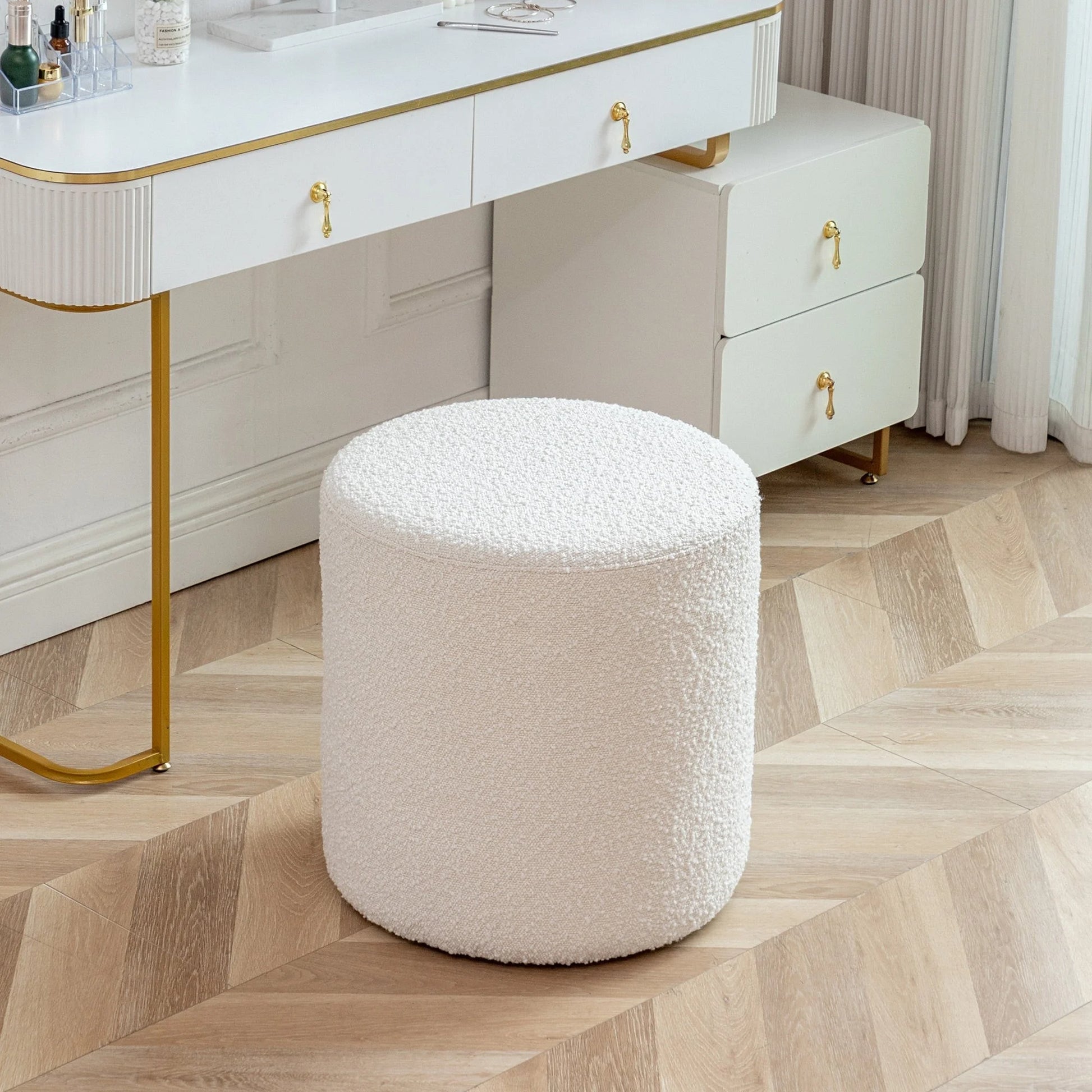 KINWELL Round Upholstered Pouf Ottoman Footrest 18' x18' x18' - Boucle White 18"
