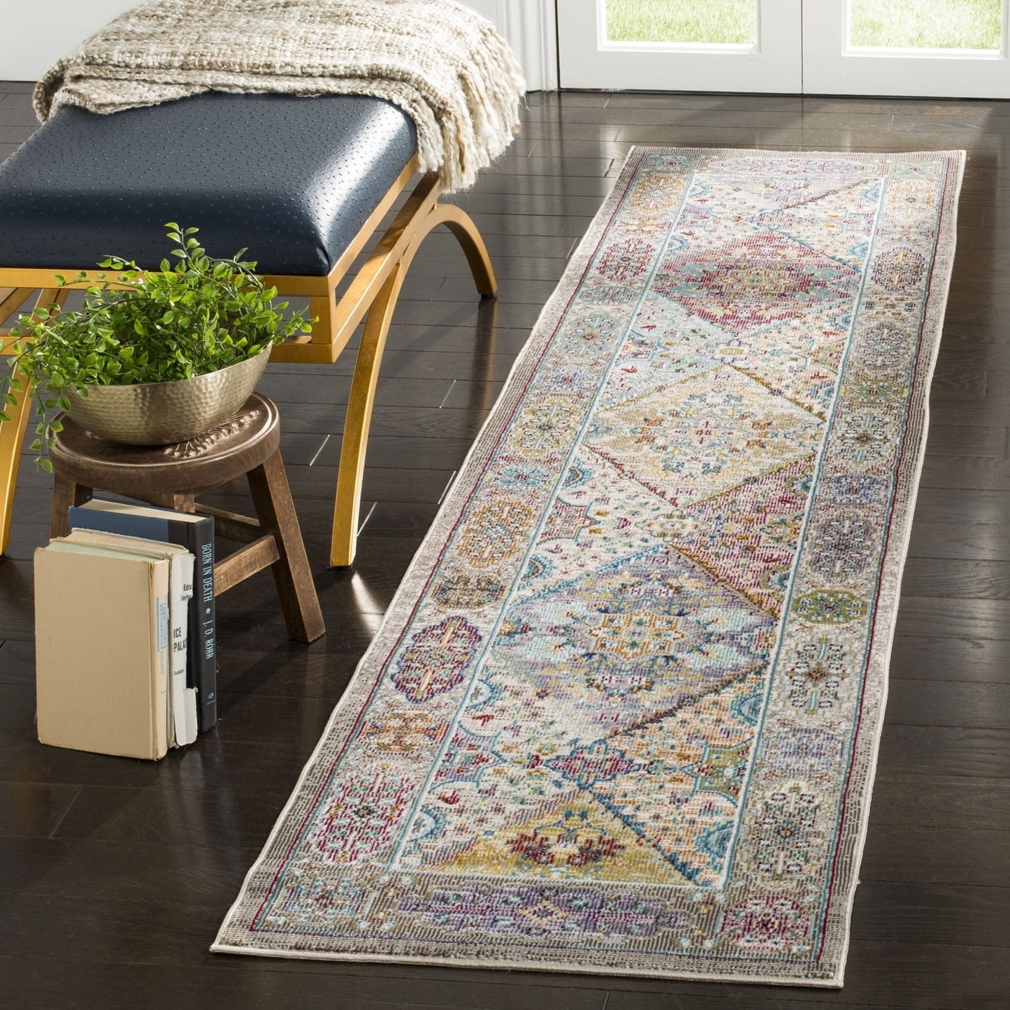 SAFAVIEH Aria Jarvis Traditional Area Rug, Cream/Multi, 5'1" x 7'6"