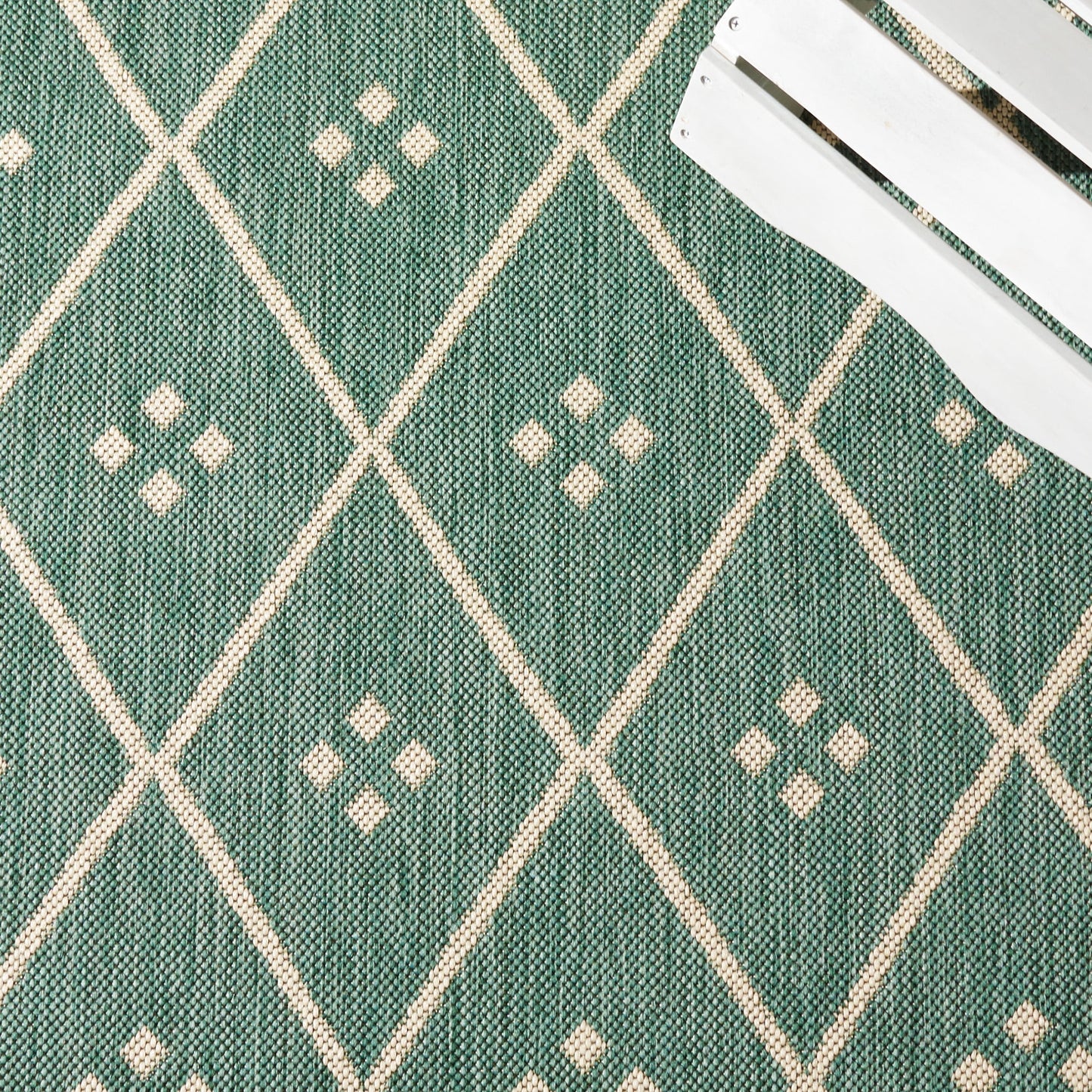 SAFAVIEH Courtyard Cori Bordered Indoor/Outdoor Area Rug, Dark Green/Beige, 9' x 12'