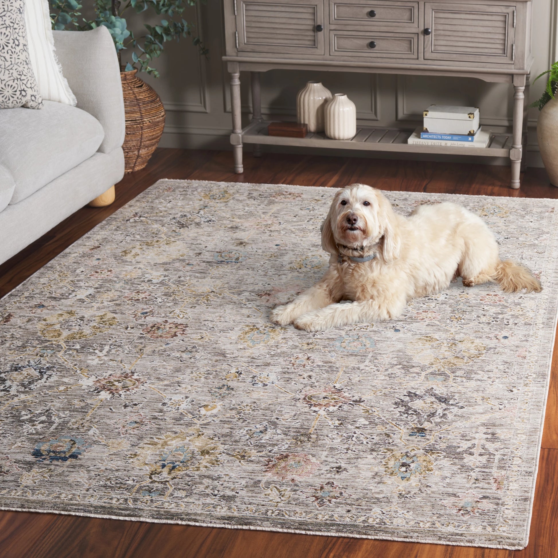 SAFAVIEH Autumn Freeman Floral Area Rug, Beige/Ivory Blue, 8' x 10'