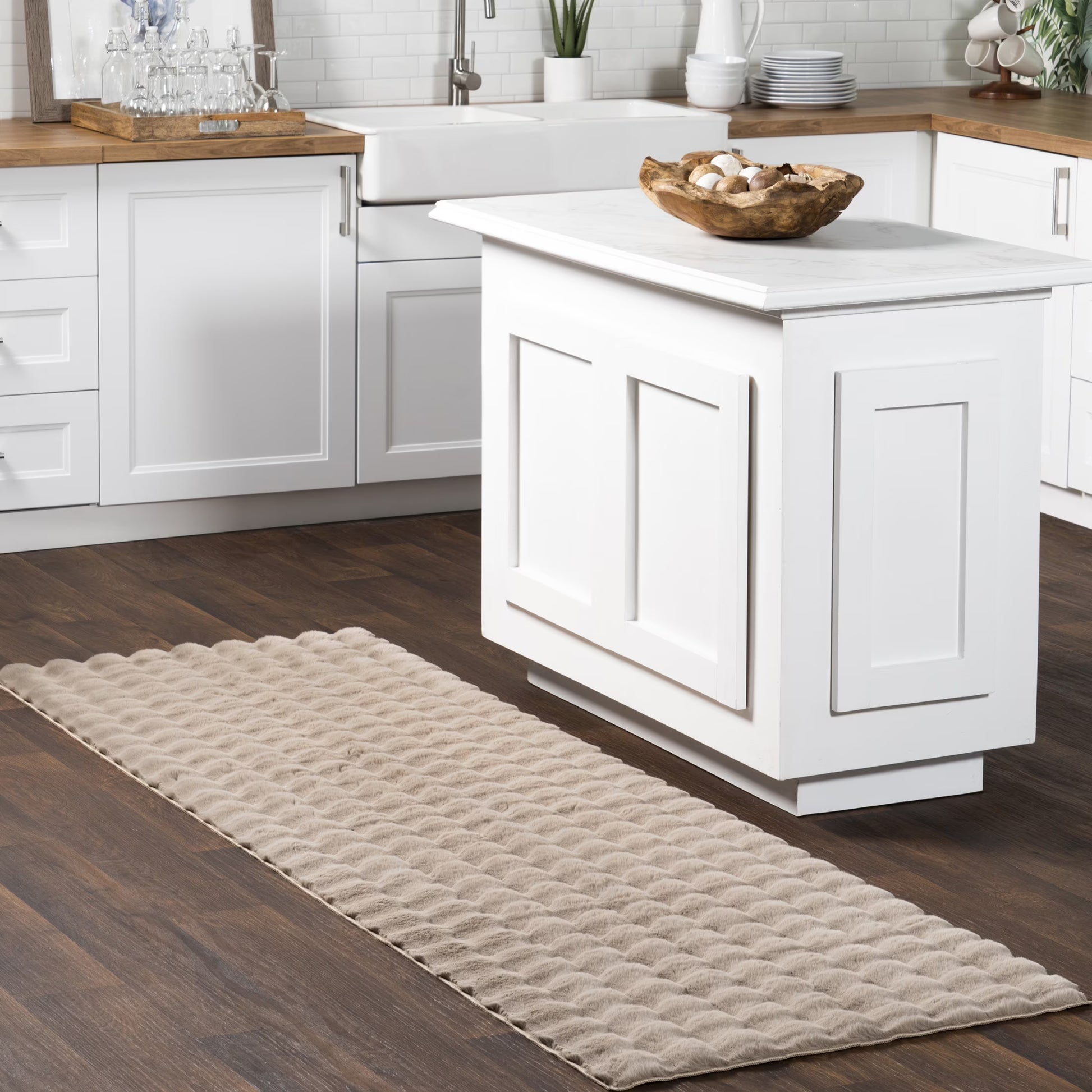 nuLOOM Jeni SuperiorWash Solid Faux Rabbit Machine Washable Area Rug, 2' 6" x 8', Runner, Jeni Grey